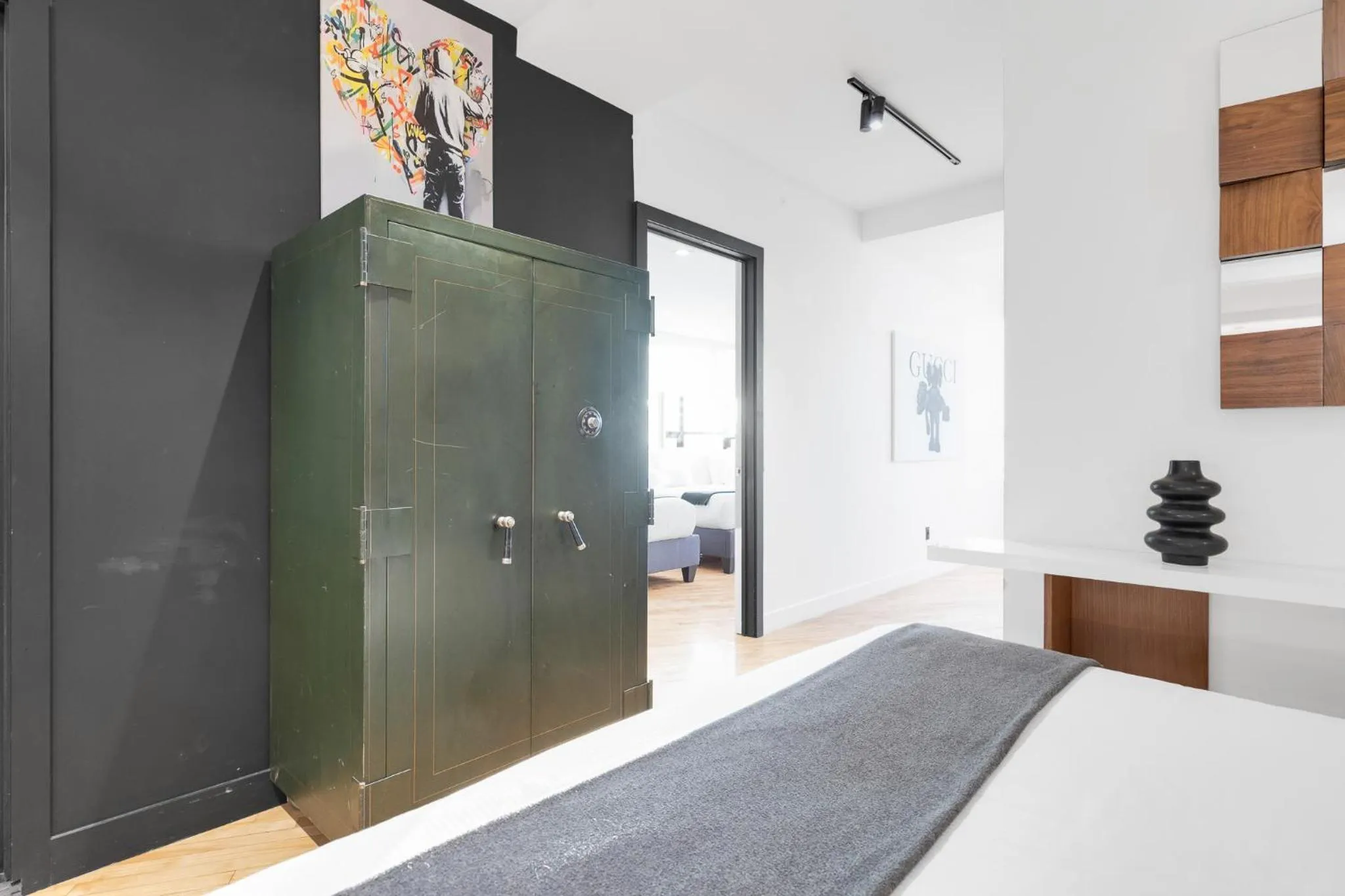 Bed in LiV MTL Plaza