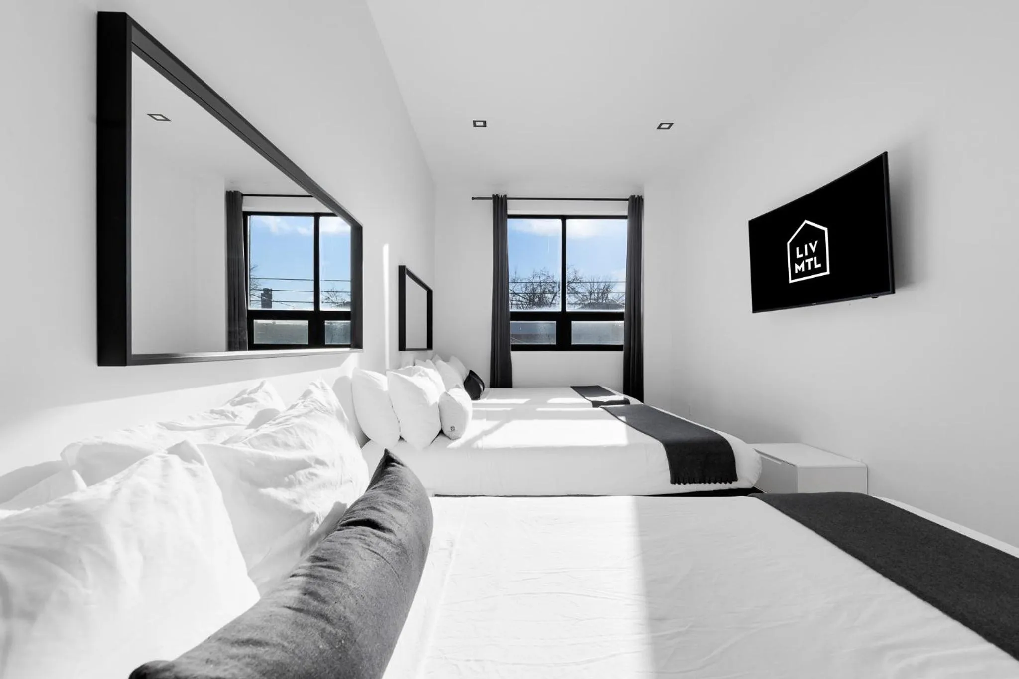 Bed in LiV MTL Plaza