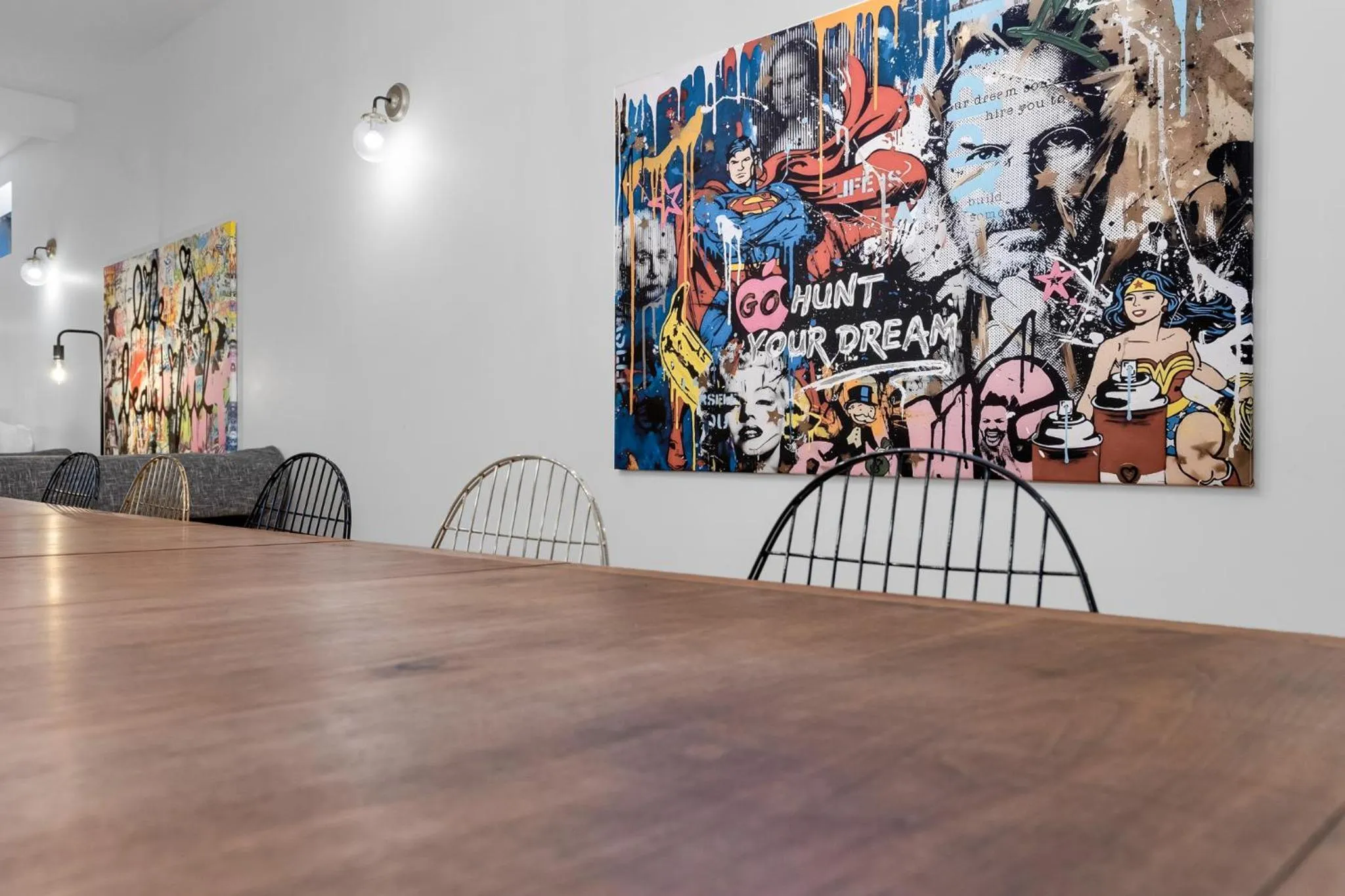 Decorative detail in LiV MTL Plaza