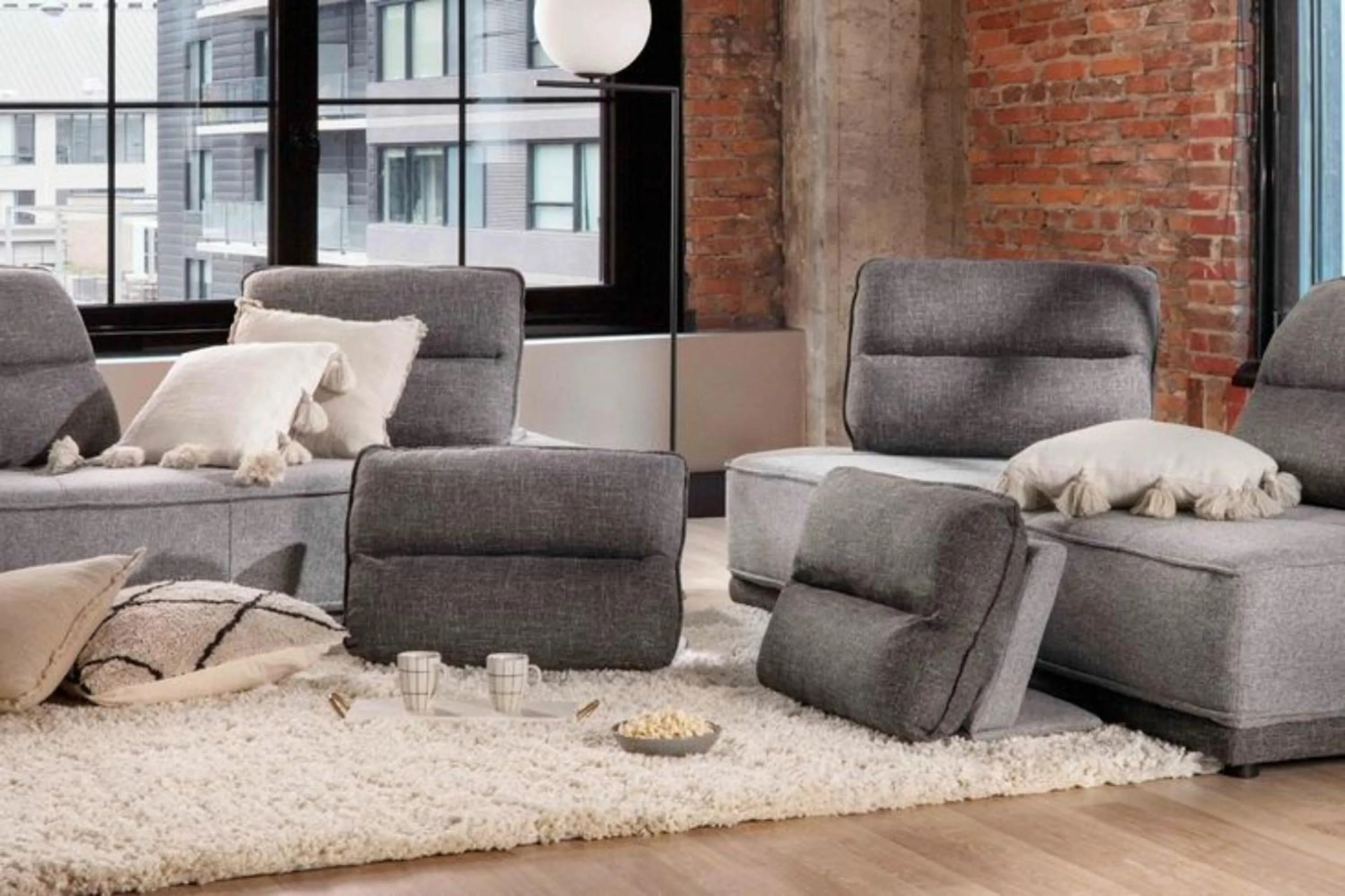 Bed in LiV MTL Plaza