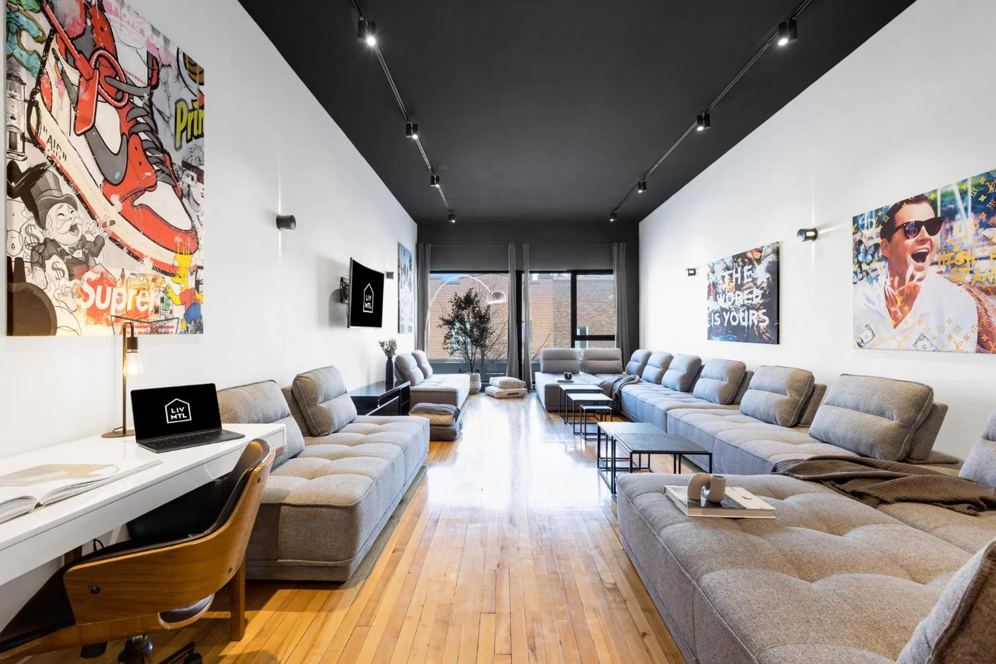 TV and multimedia in LiV MTL Plaza