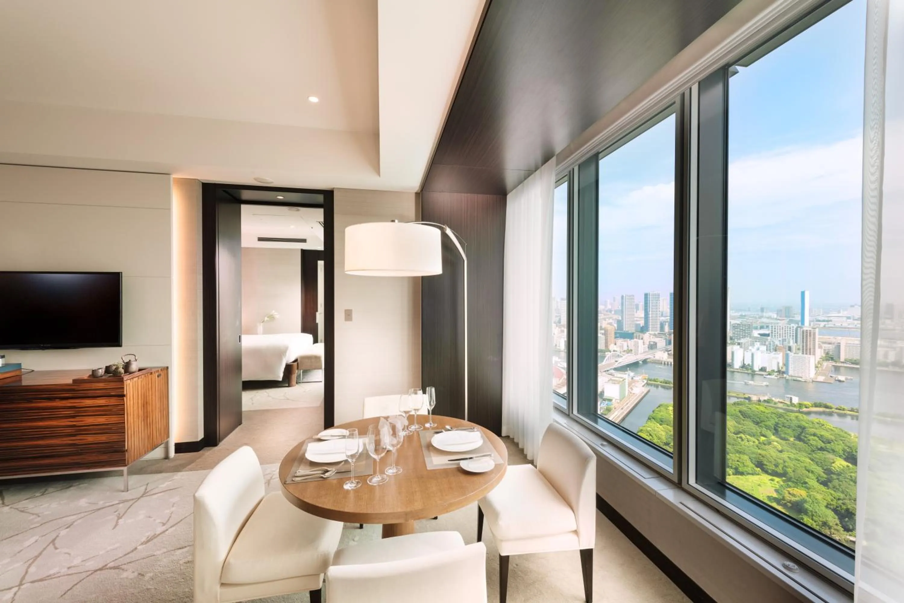 Photo of the whole room in Conrad Tokyo