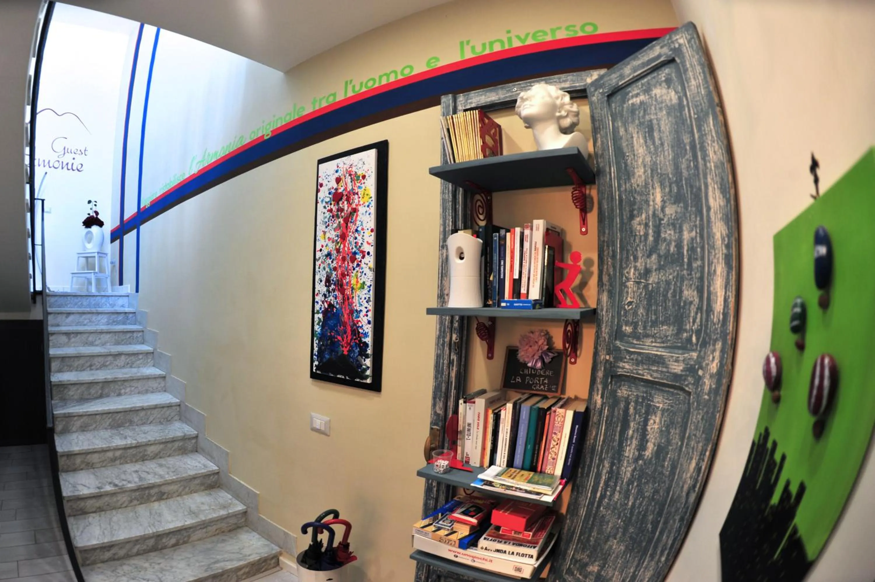 Library in B&B Guest Armonie