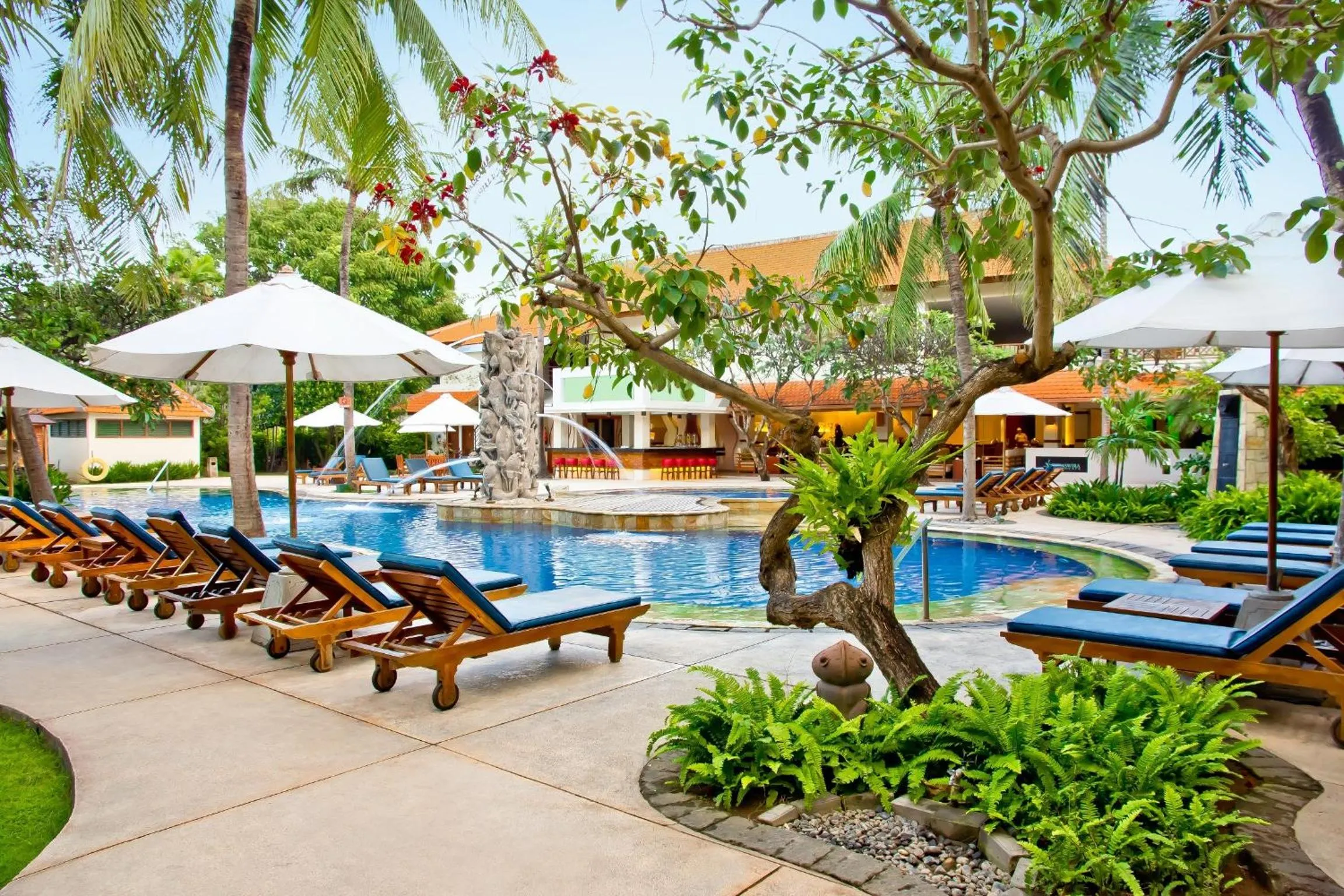 Swimming pool in Bali Rani Hotel