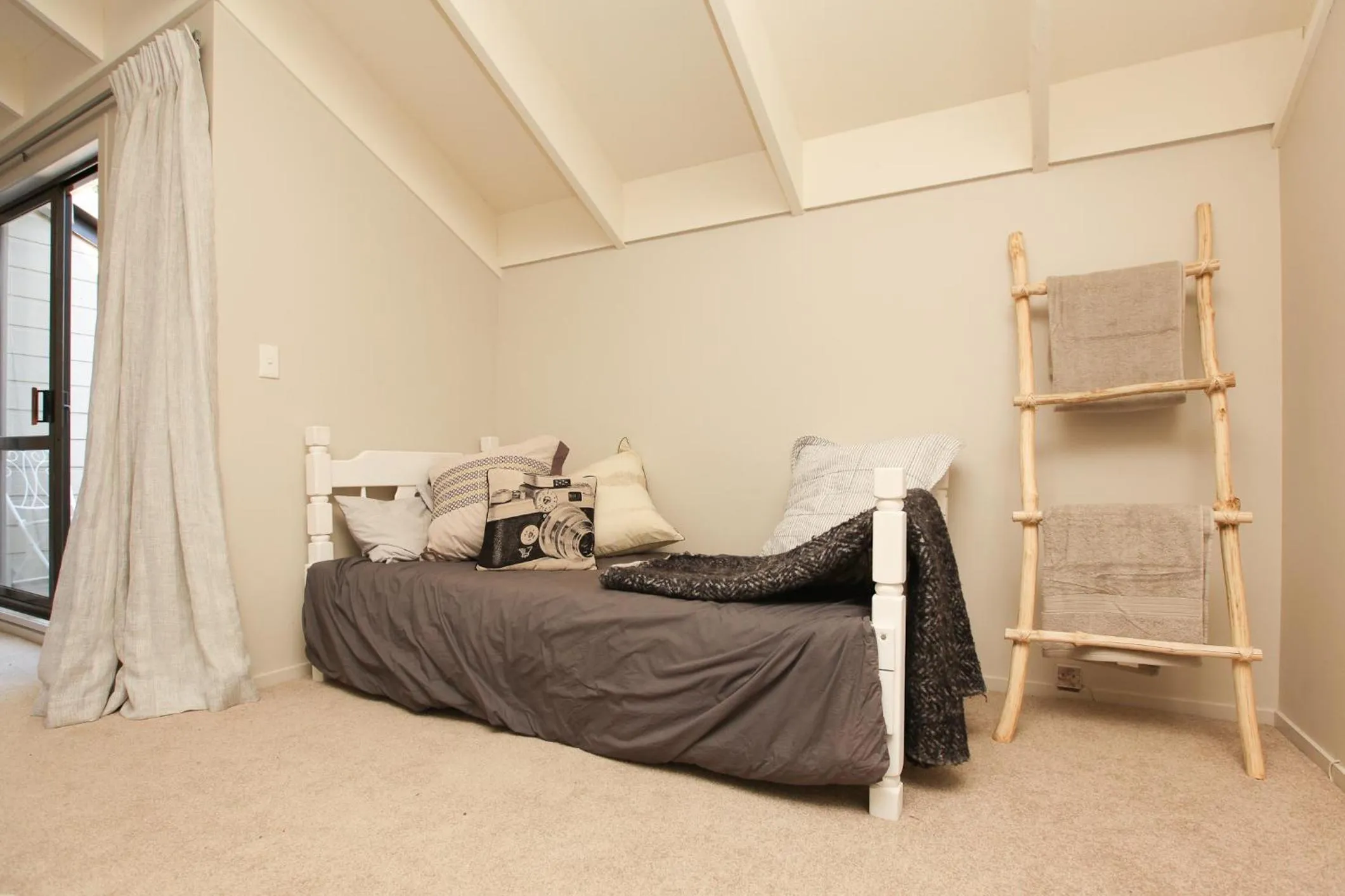 Bed in Cedar Park Bed & Breakfast