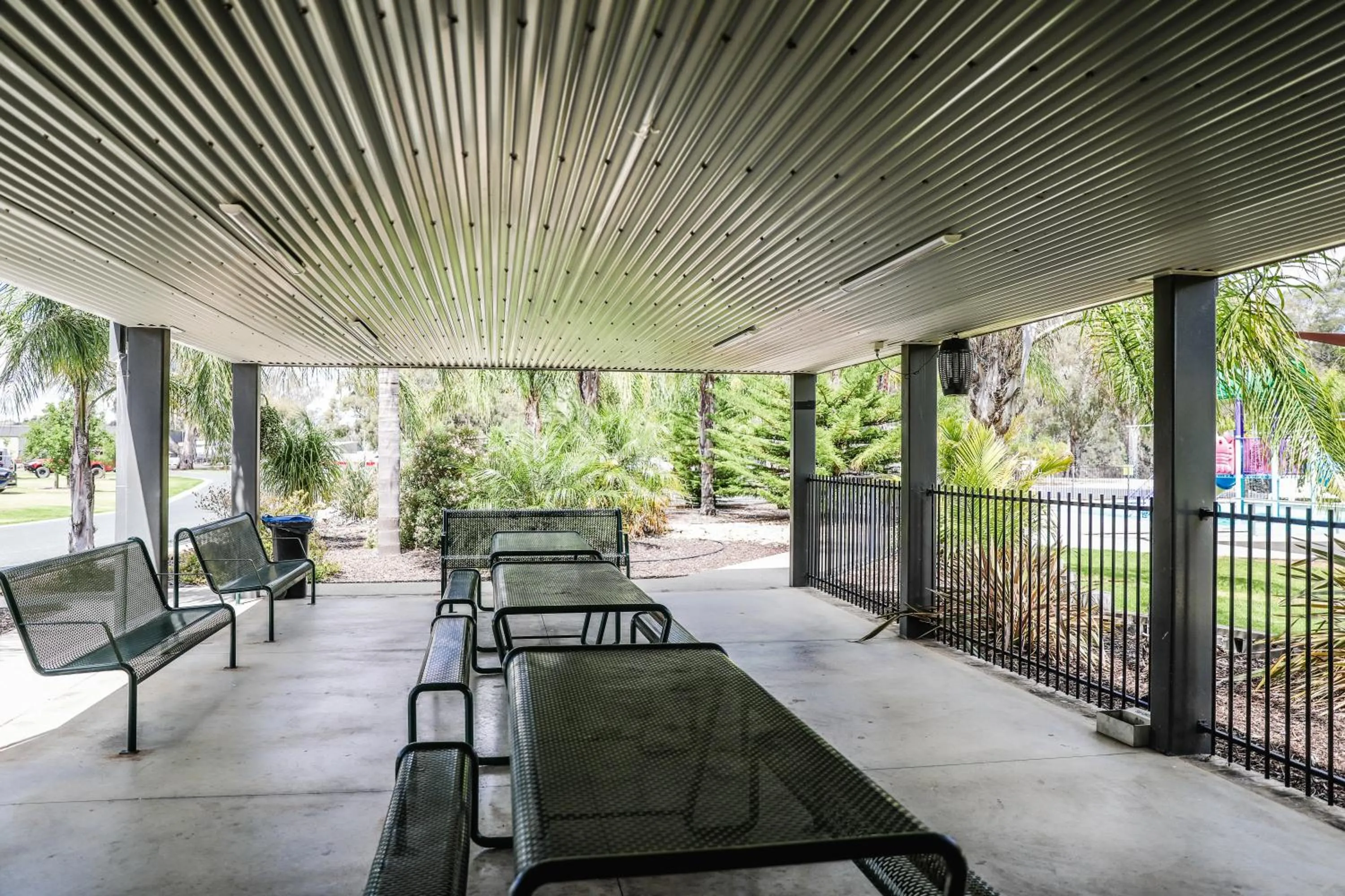 BBQ facilities in Discovery Parks - Moama Waters