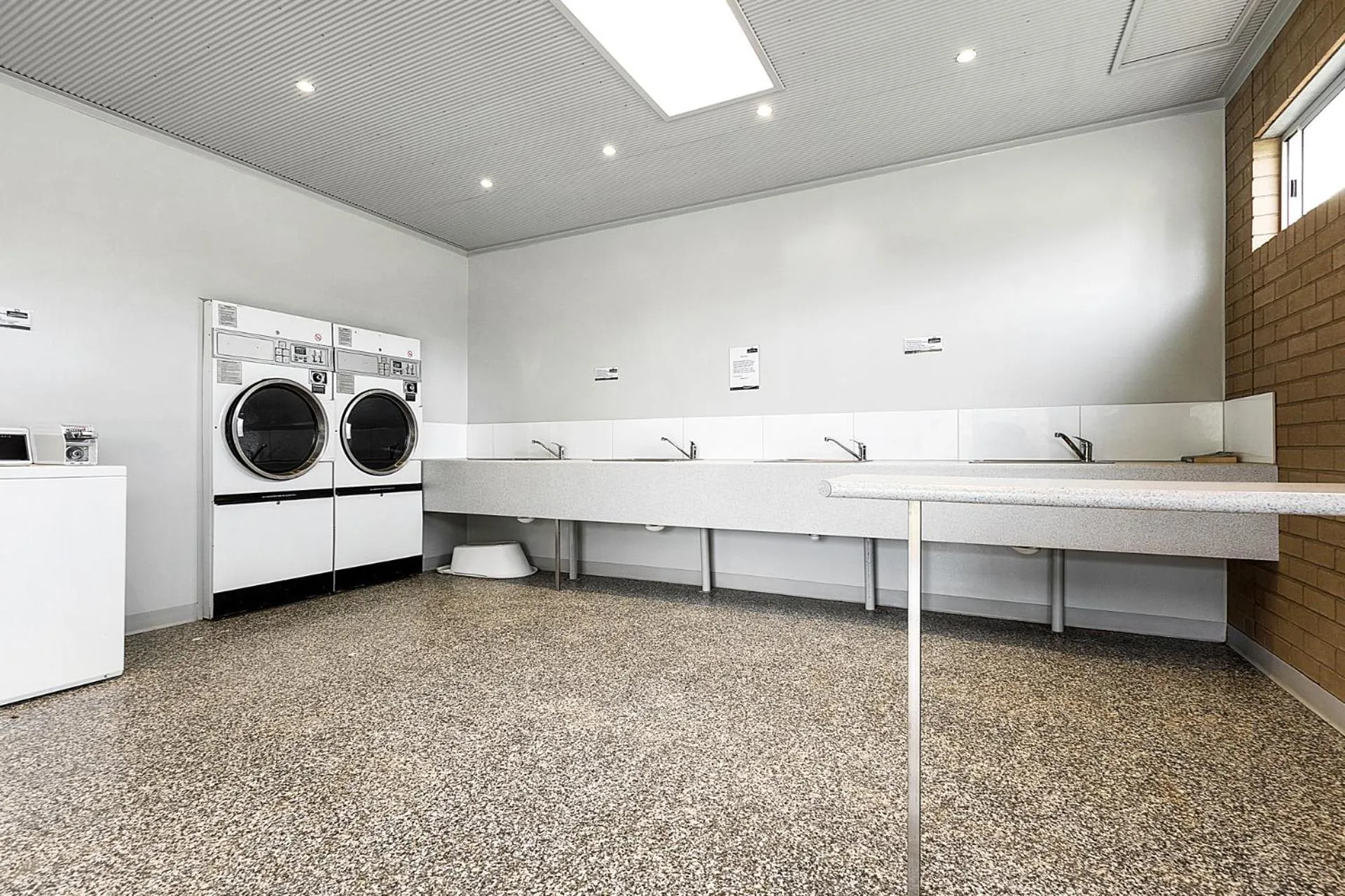 laundry in Discovery Parks - Moama Waters