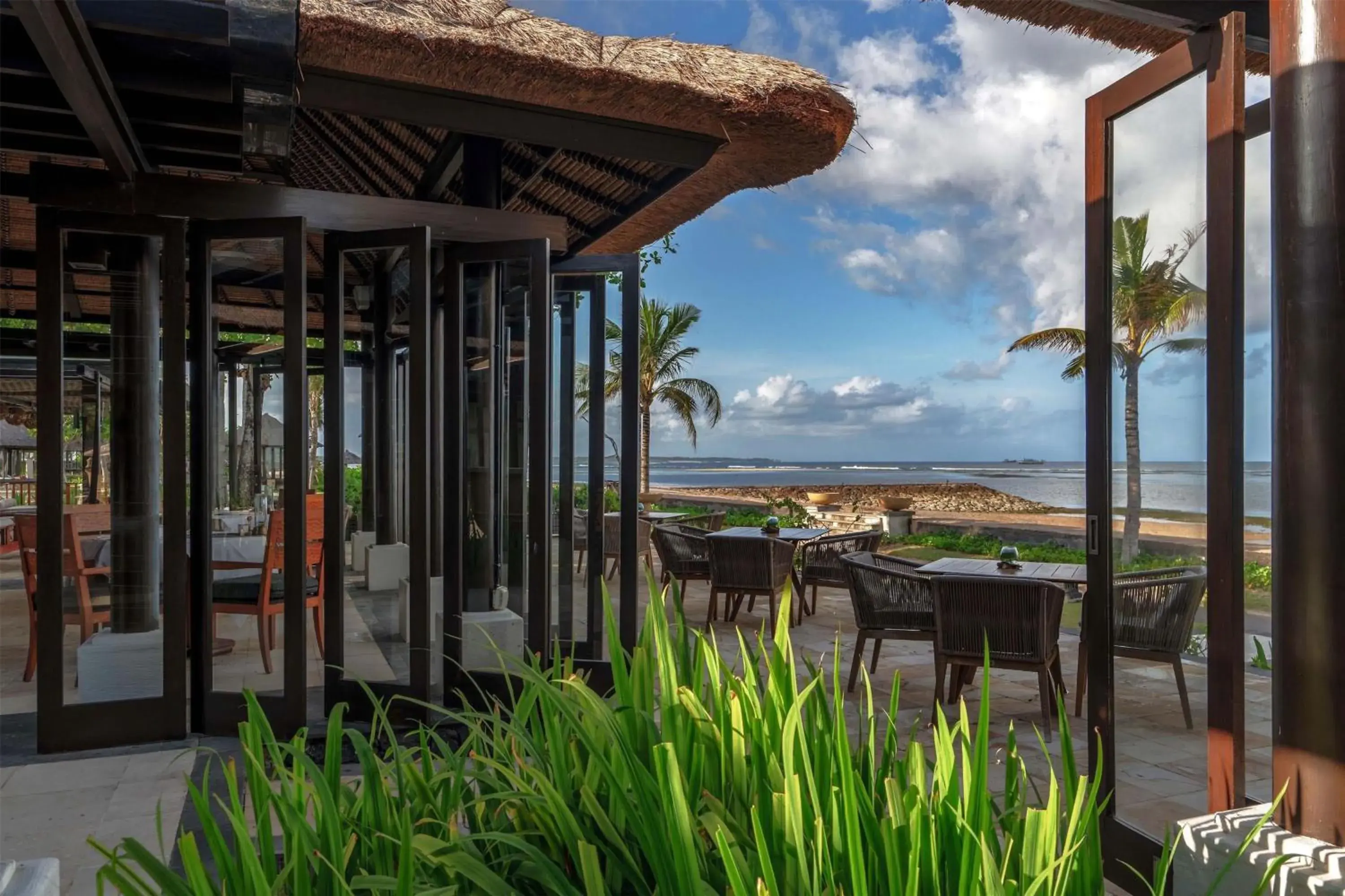 Restaurant/places to eat in Conrad Bali Restaurant/places to eat in Conrad Bali