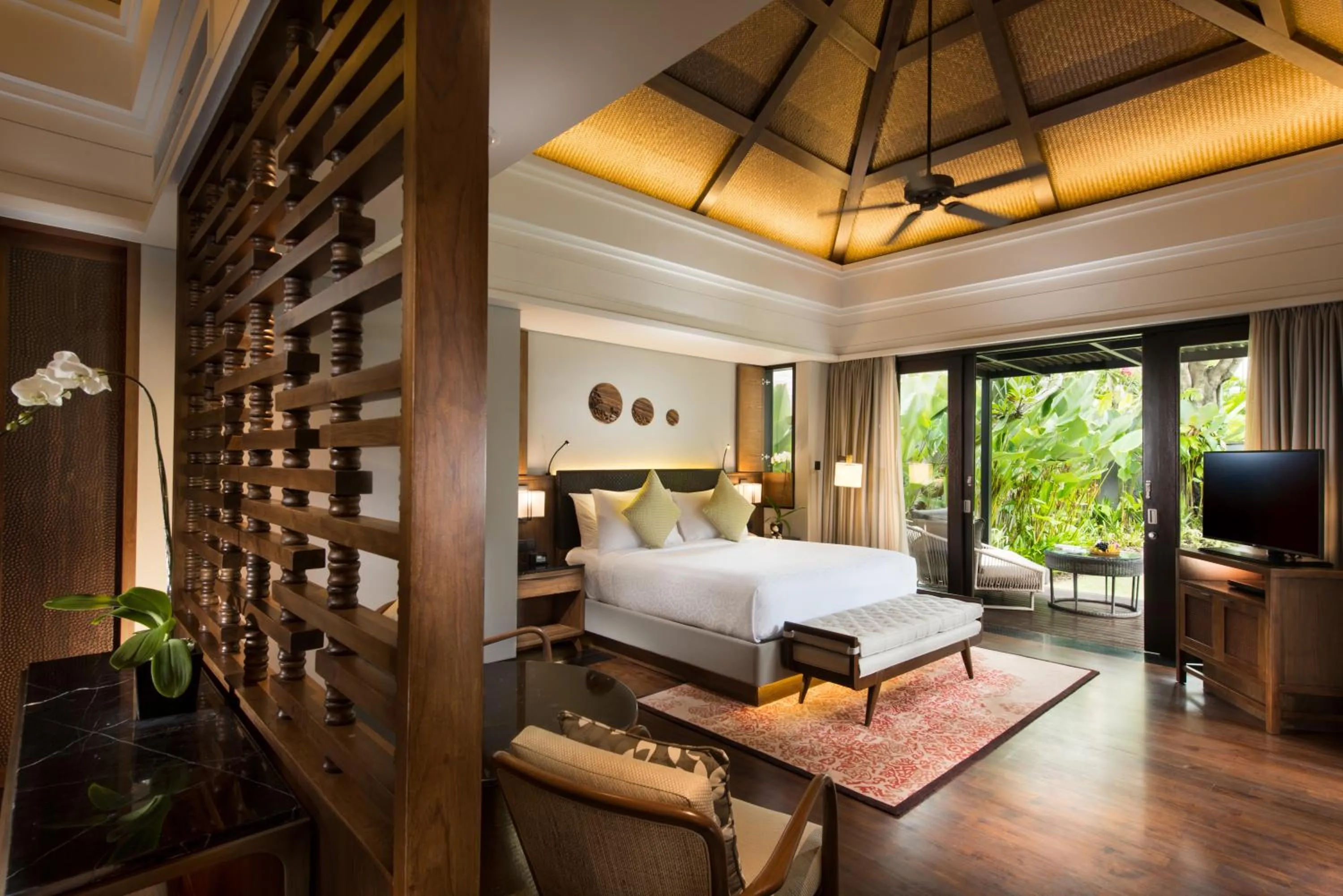 Bedroom, Bed in Conrad Bali