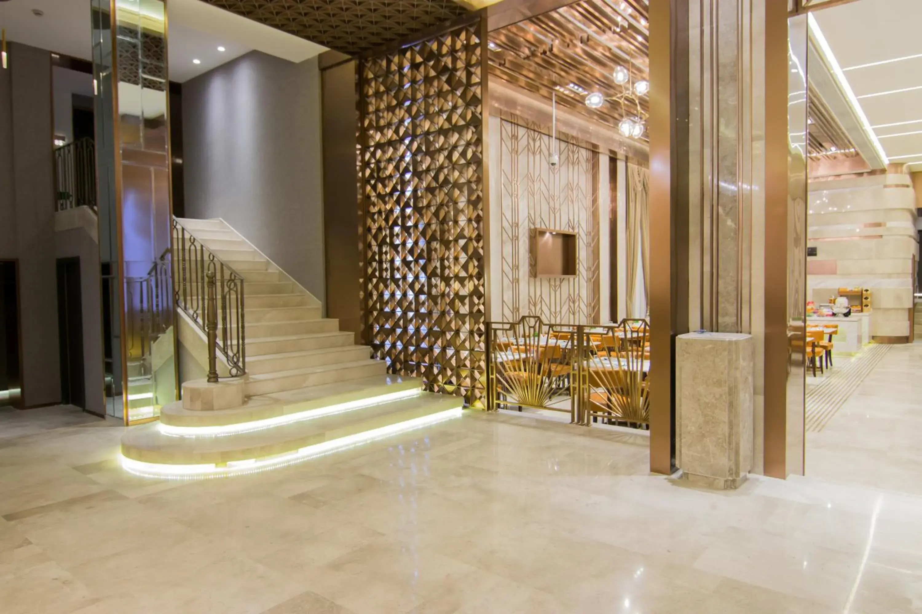 Property building in Yitel Premium (Shanghai Nanjing Road Pedestrian Street) Property building in Yitel Premium (Shanghai Nanjing Road Pedestrian Street)