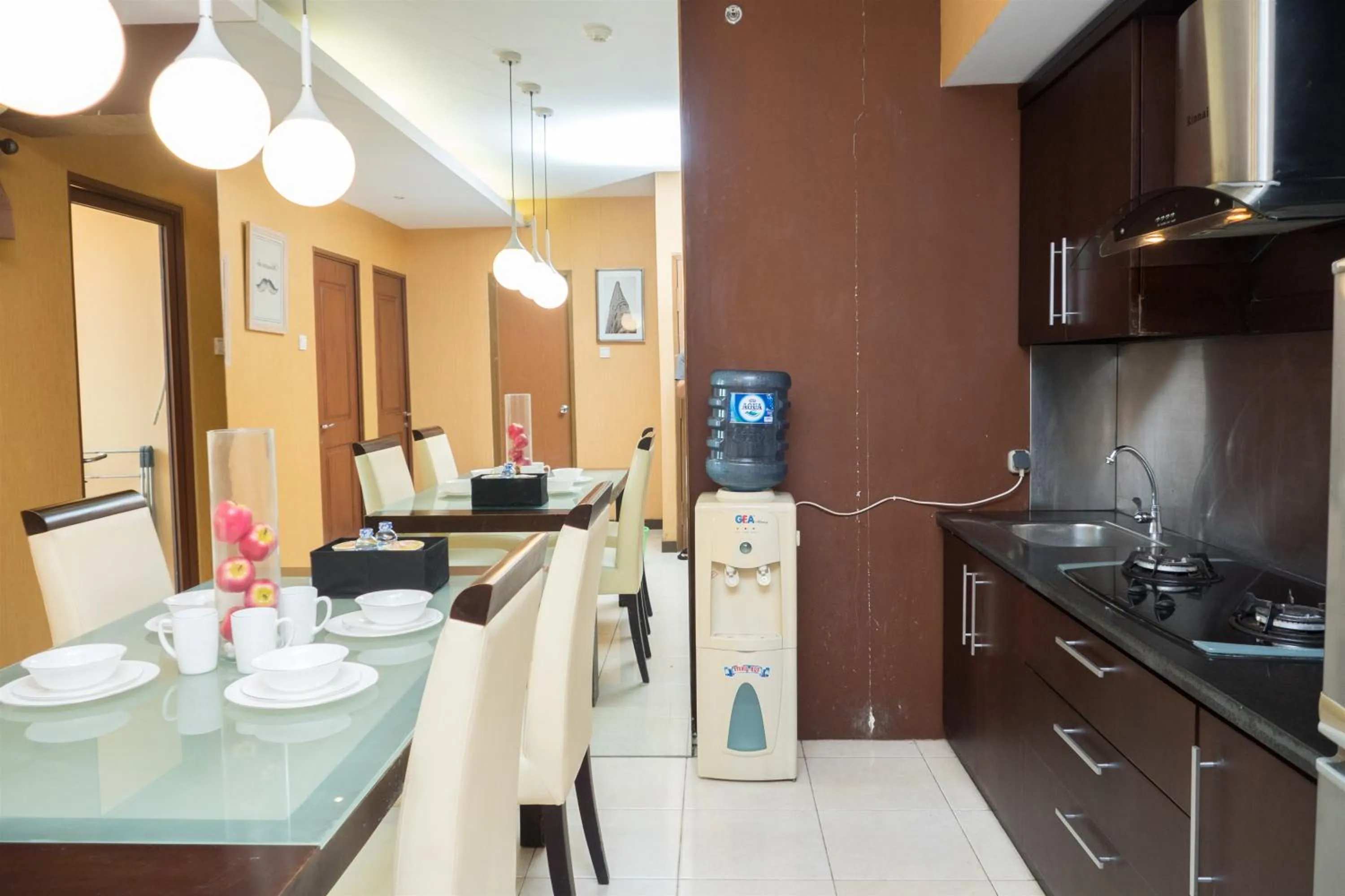 Antique 3BR at Grand Setiabudi Apartment By Travelio