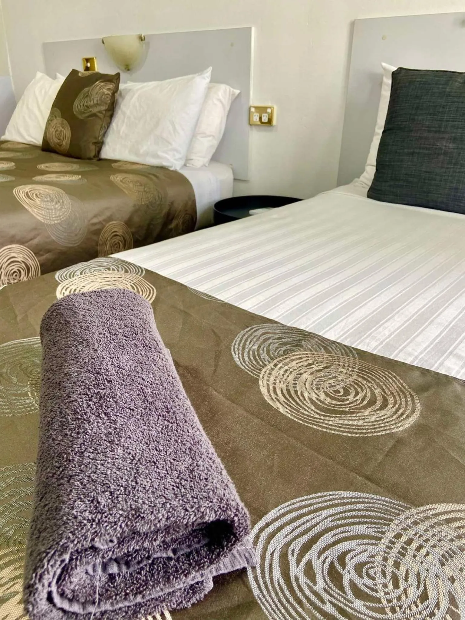 Property building, Bed in Riverview Tourist Village