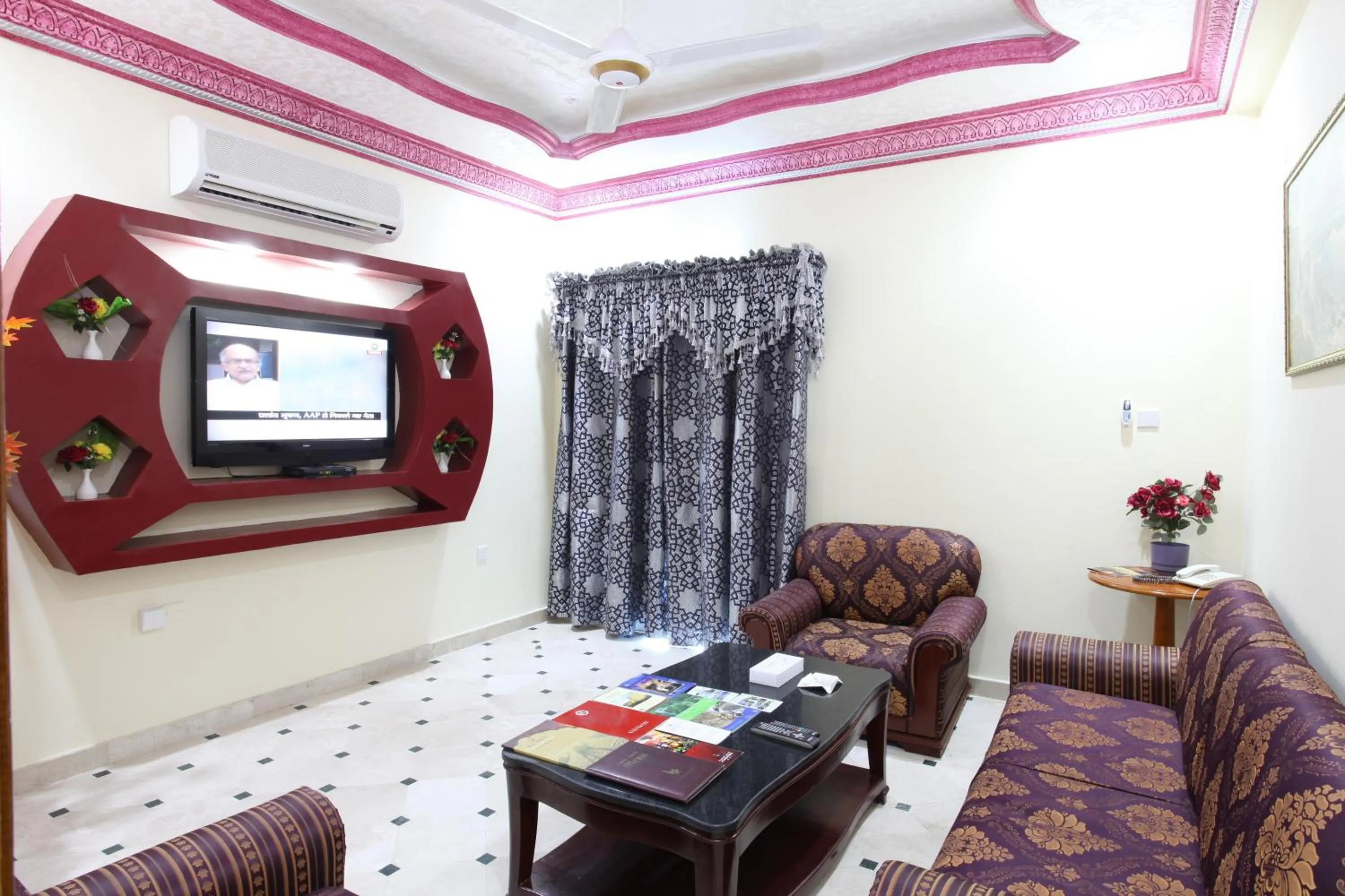 Living room in Al Bahjah Hotel