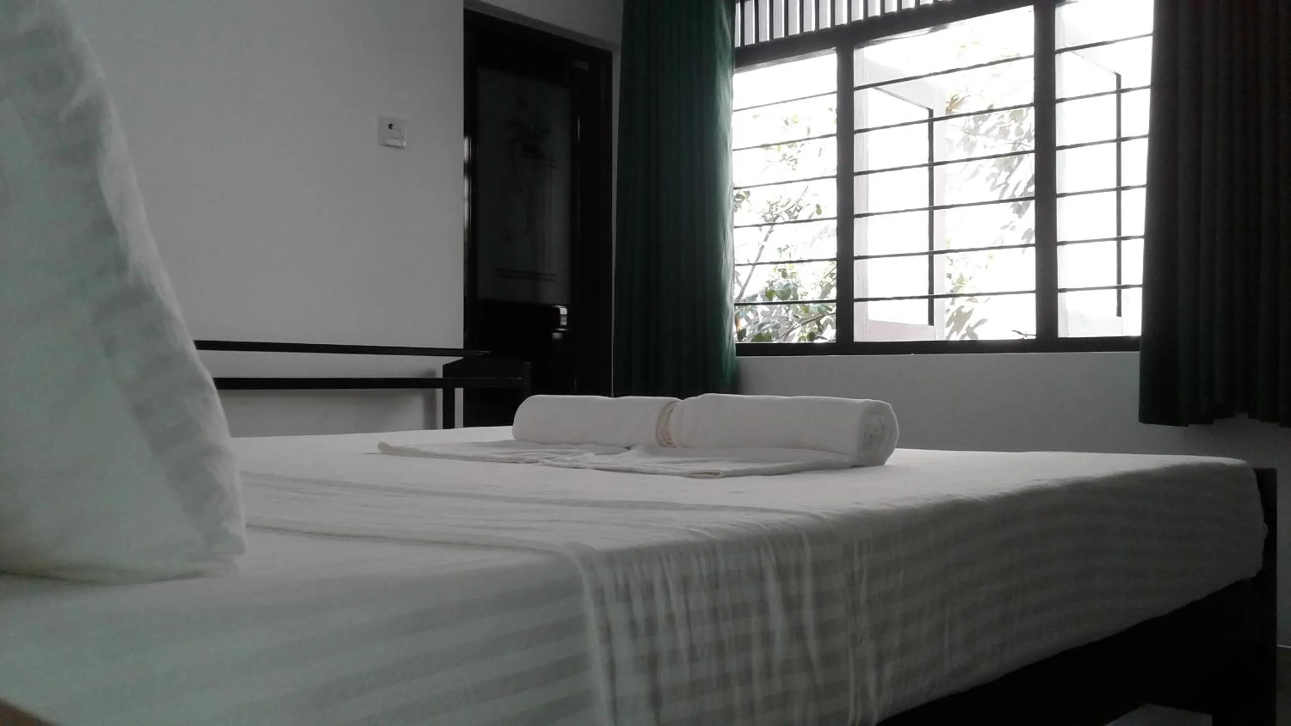 Double Room in Water Front Home Stay and Resort