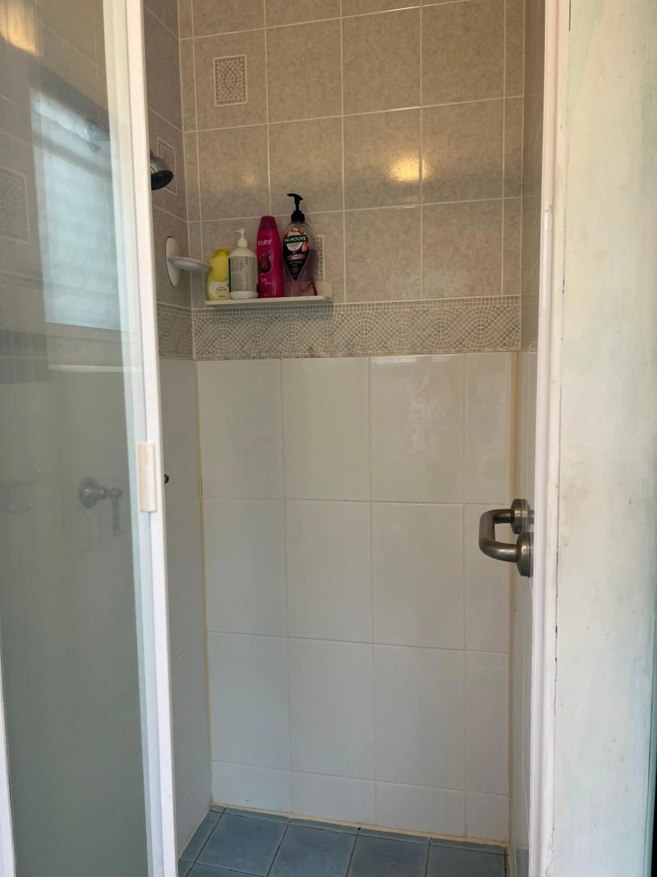 Shower in XYL Holiday Inn