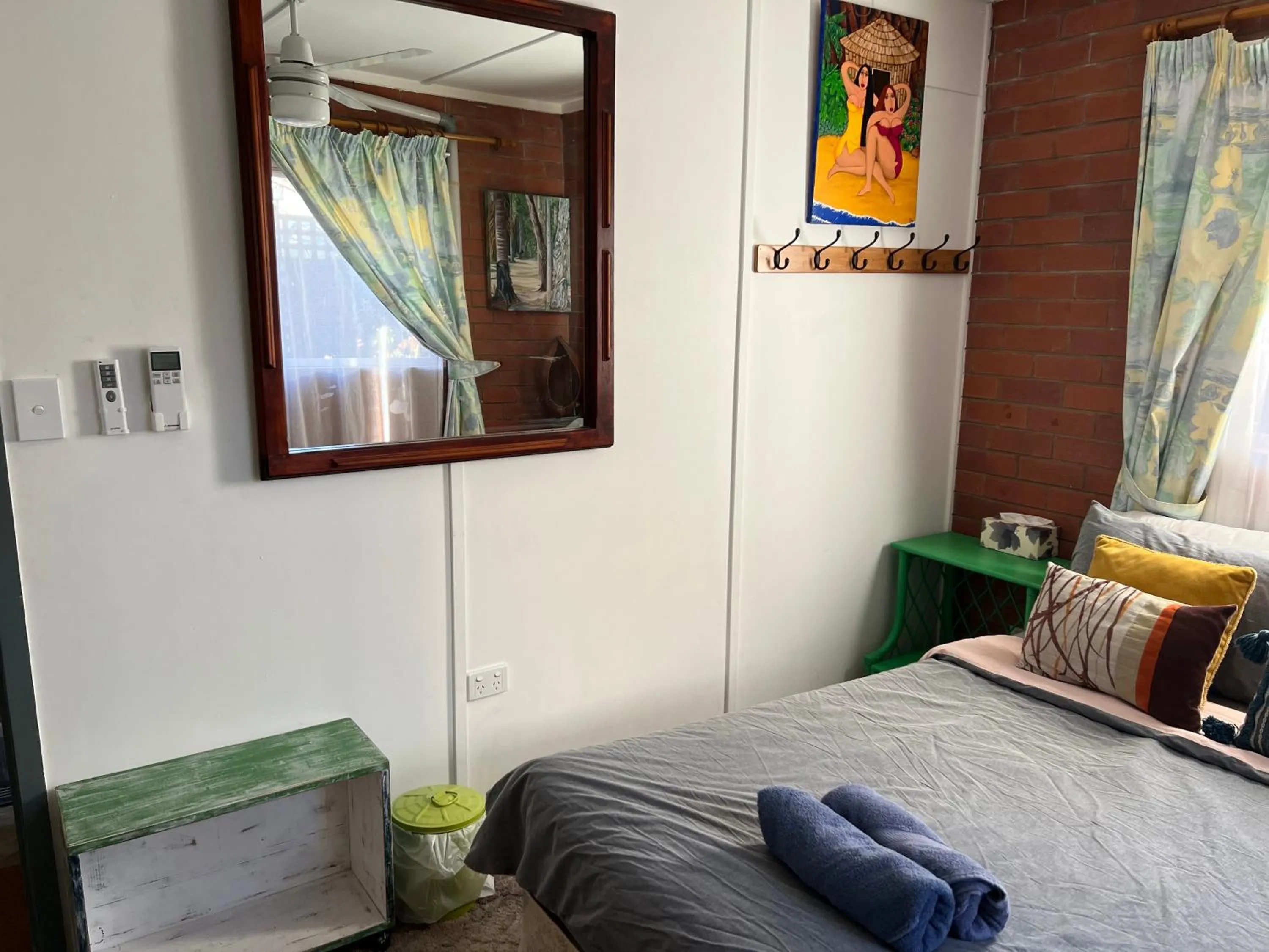 Bed in XYL Holiday Inn