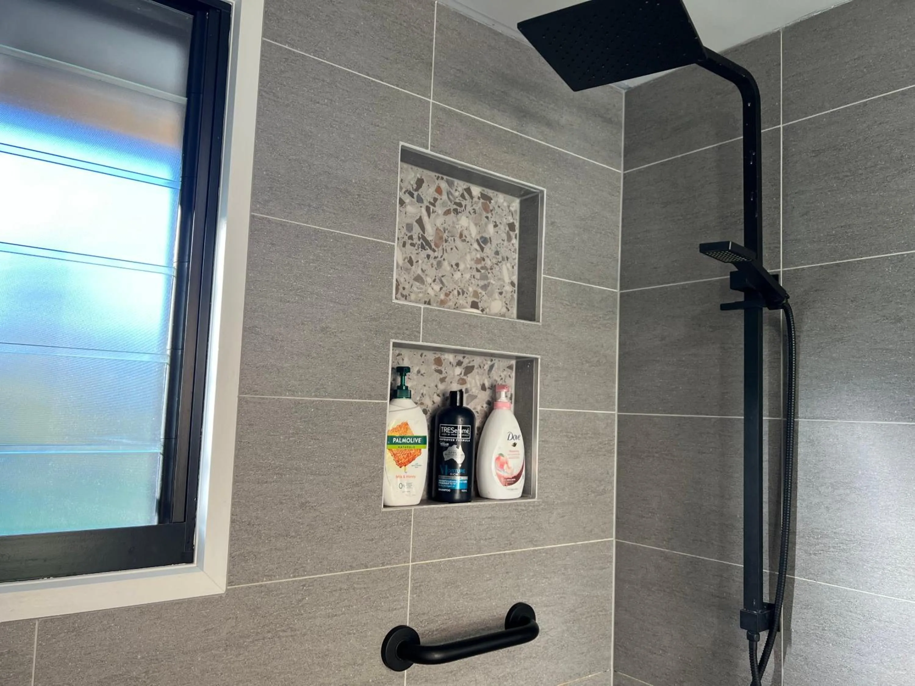 Shower in XYL Holiday Inn