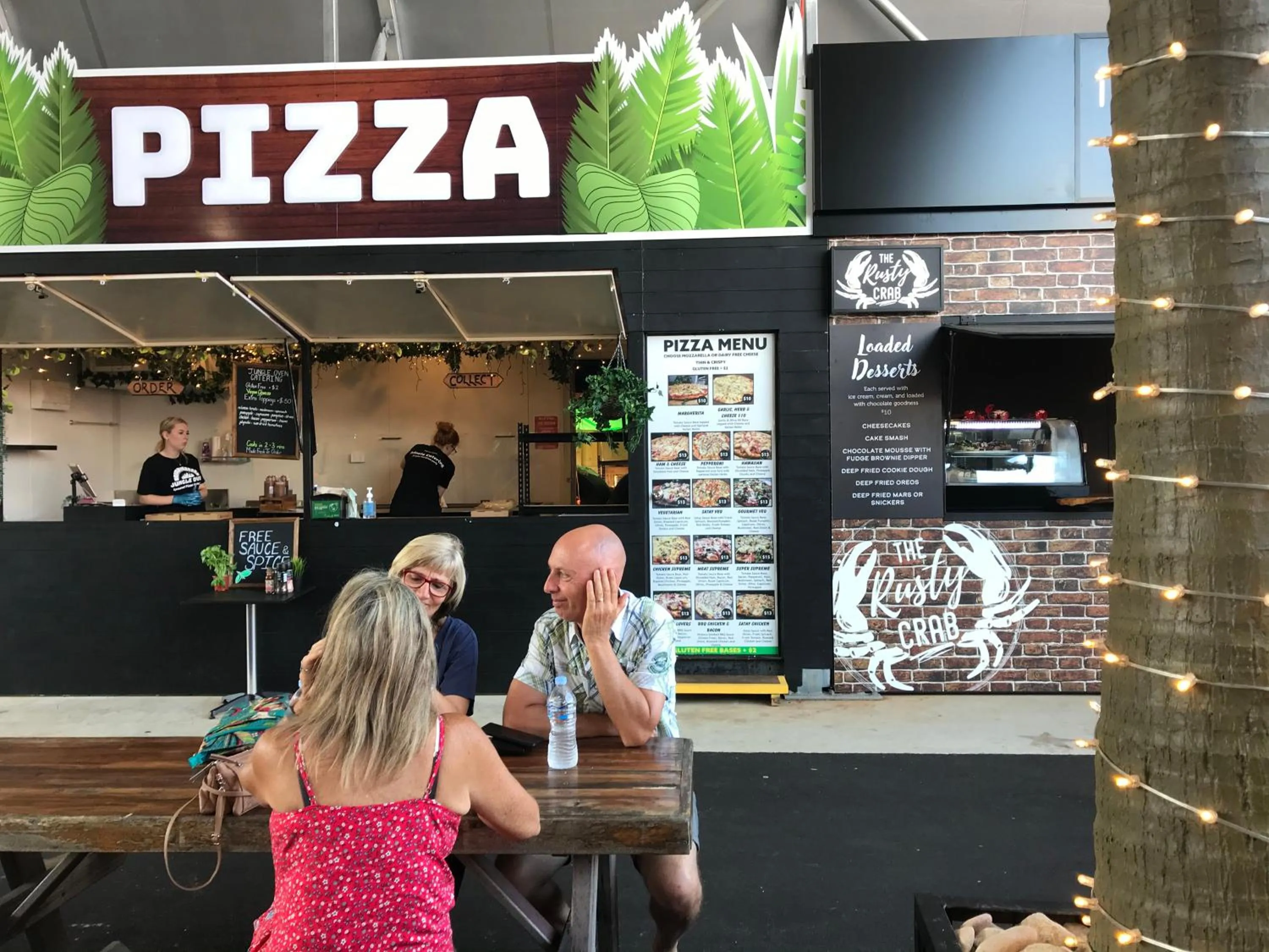 Nightclub / DJ in XYL Holiday Inn