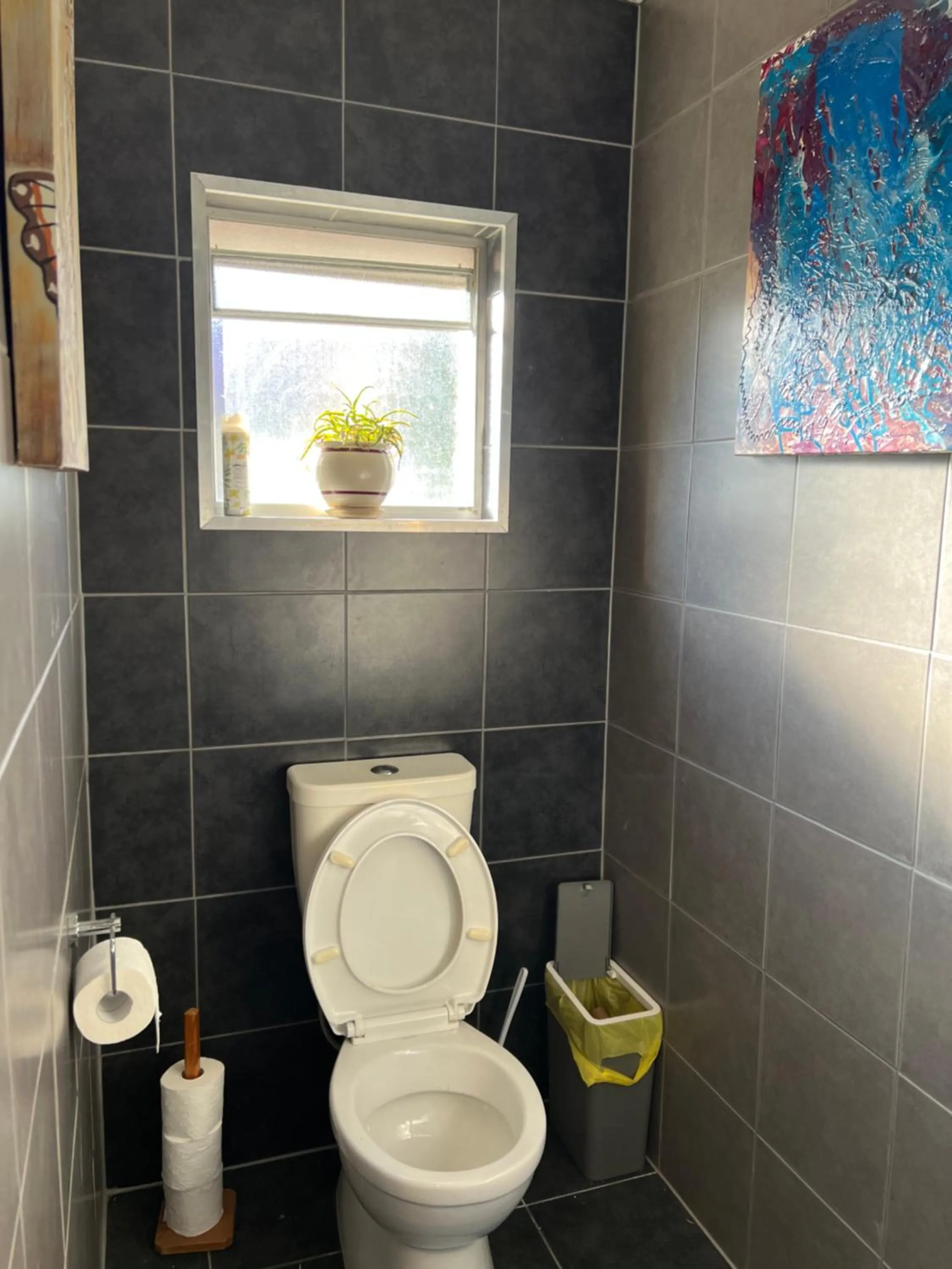 Toilet in XYL Holiday Inn