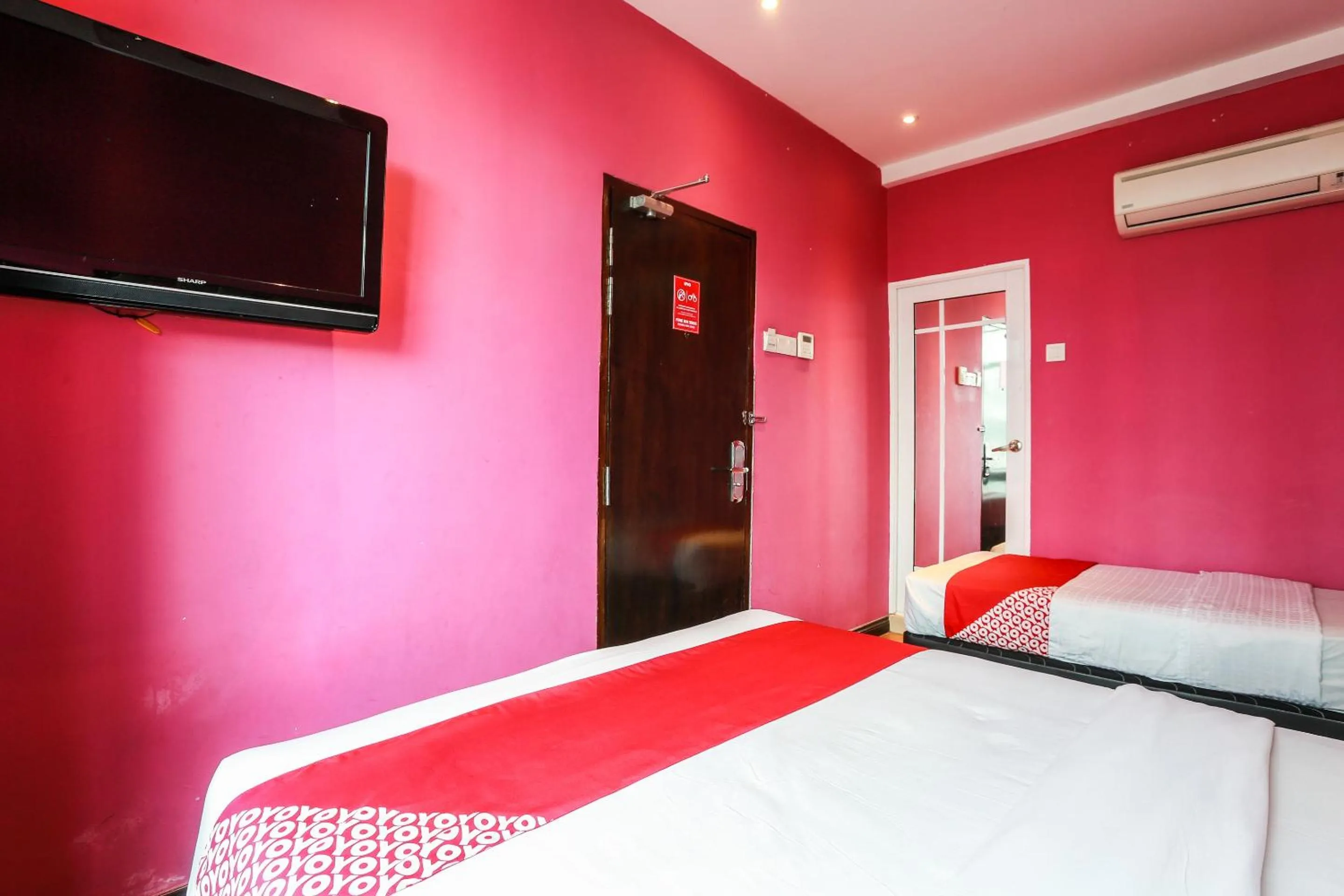 Bedroom, Bed in Hotel O Smc I-city