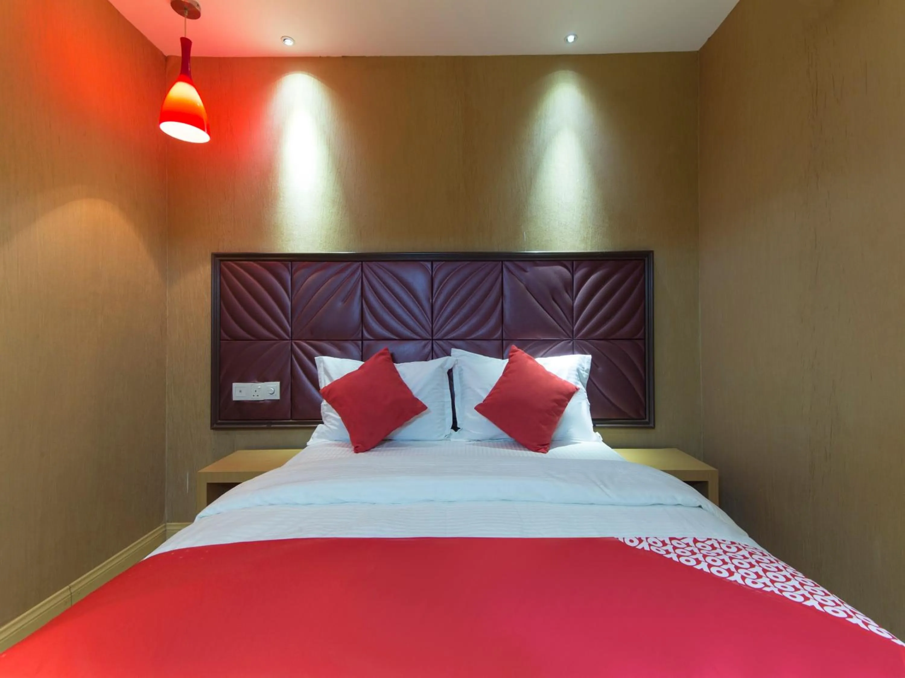 Bedroom, Bed in Super OYO 763 Tazara Hotel