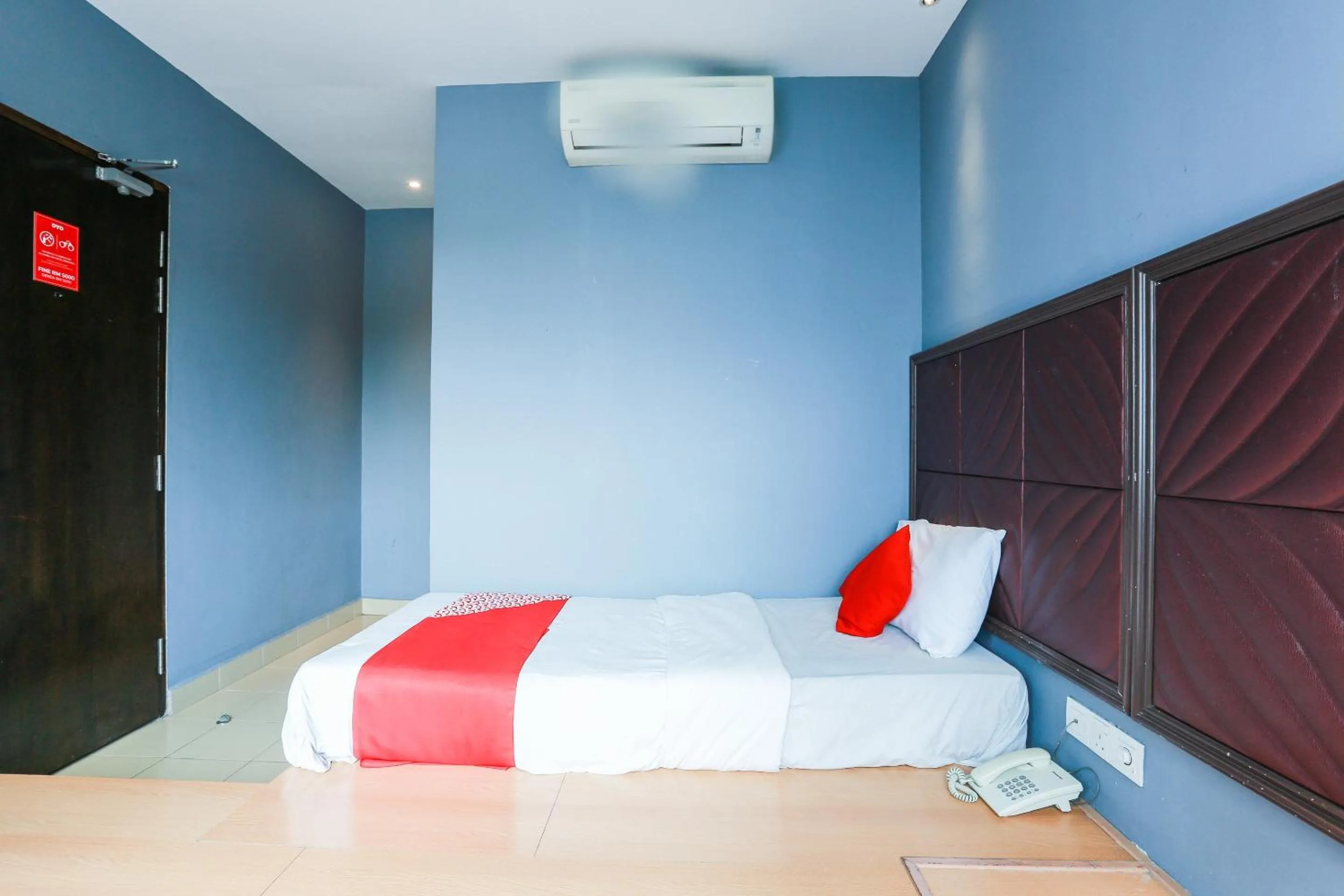 Bedroom, Bed in Hotel O Smc I-city