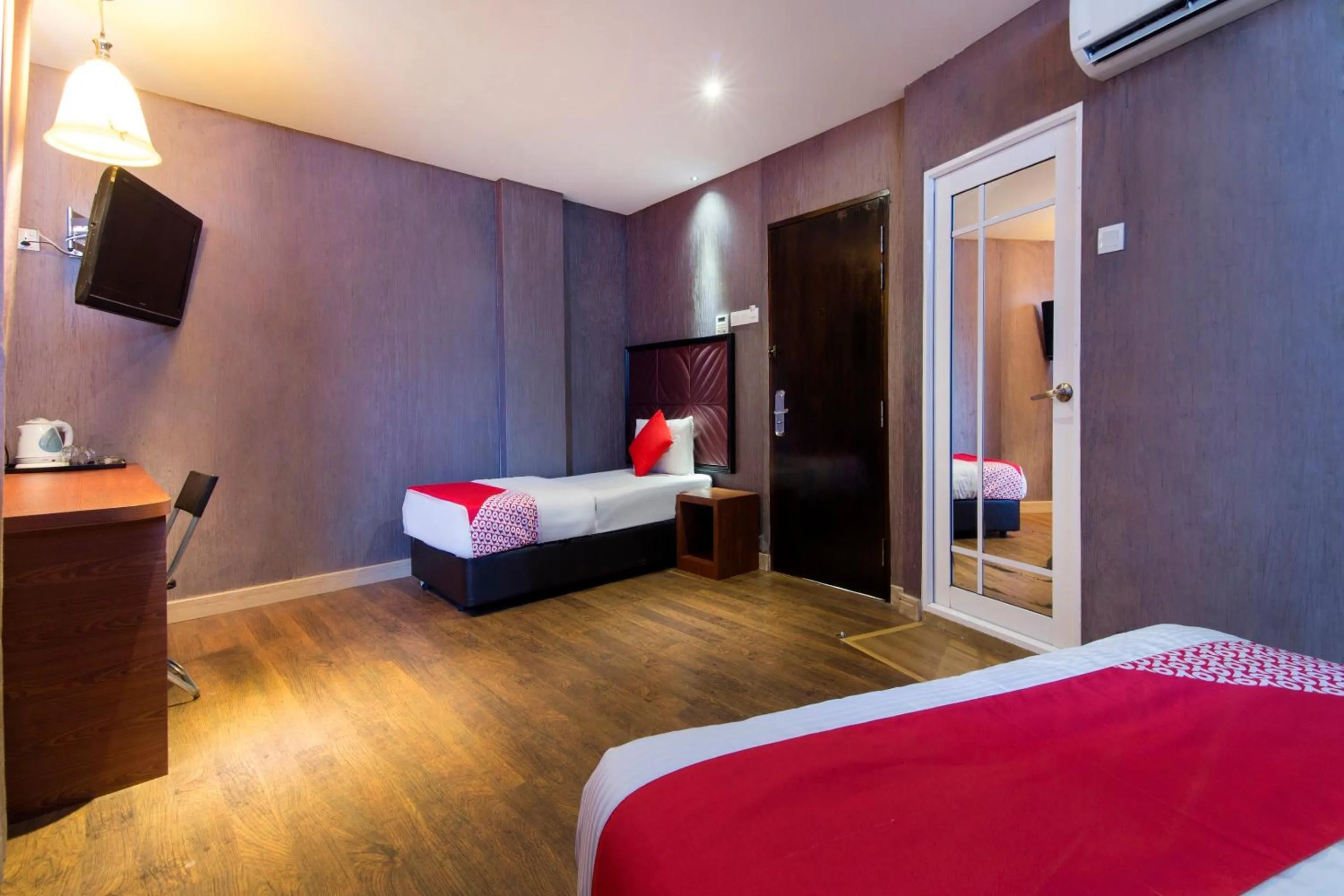 Bedroom, Bed in Hotel O Smc I-city