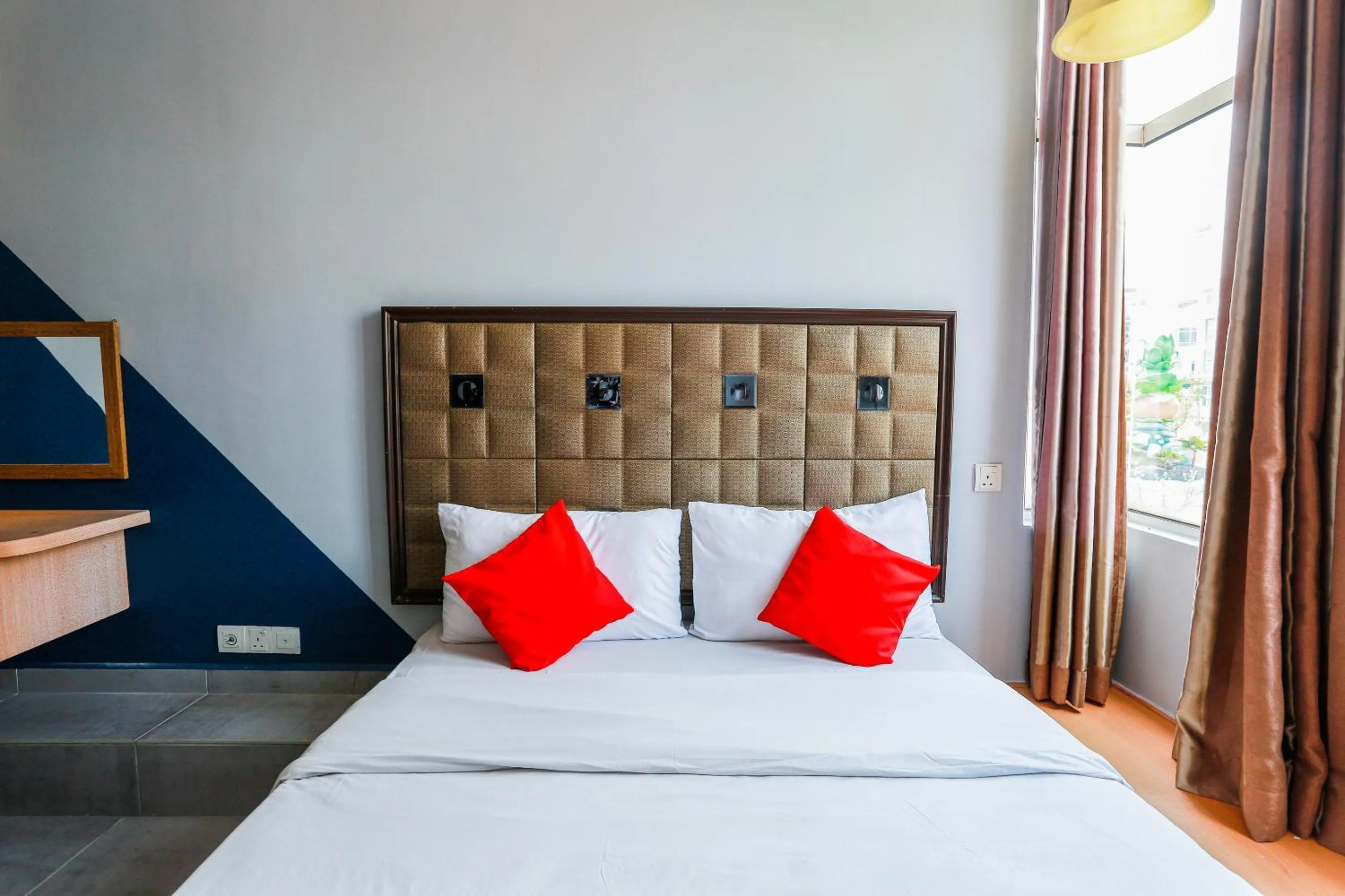 Bedroom, Bed in Hotel O Smc I-city