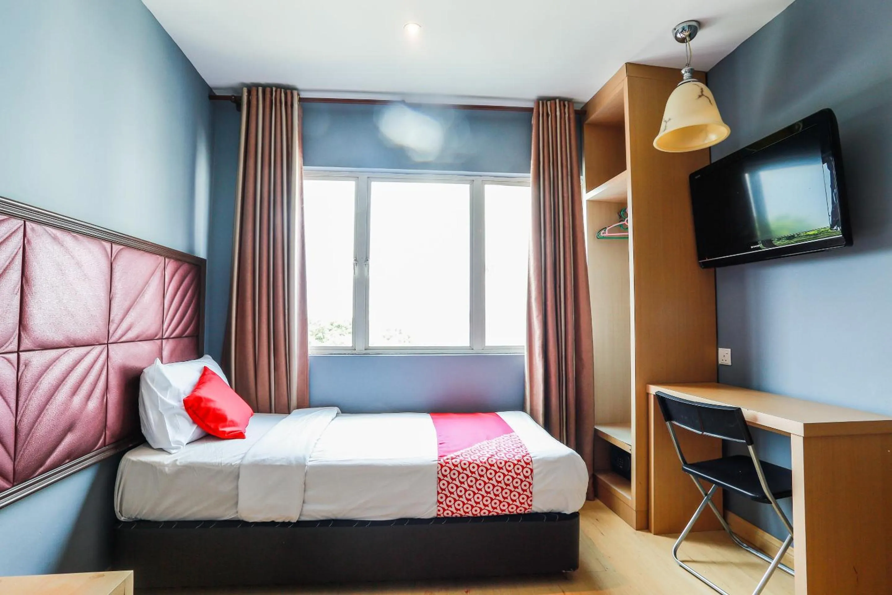 Bedroom, Bed in Hotel O Smc I-city