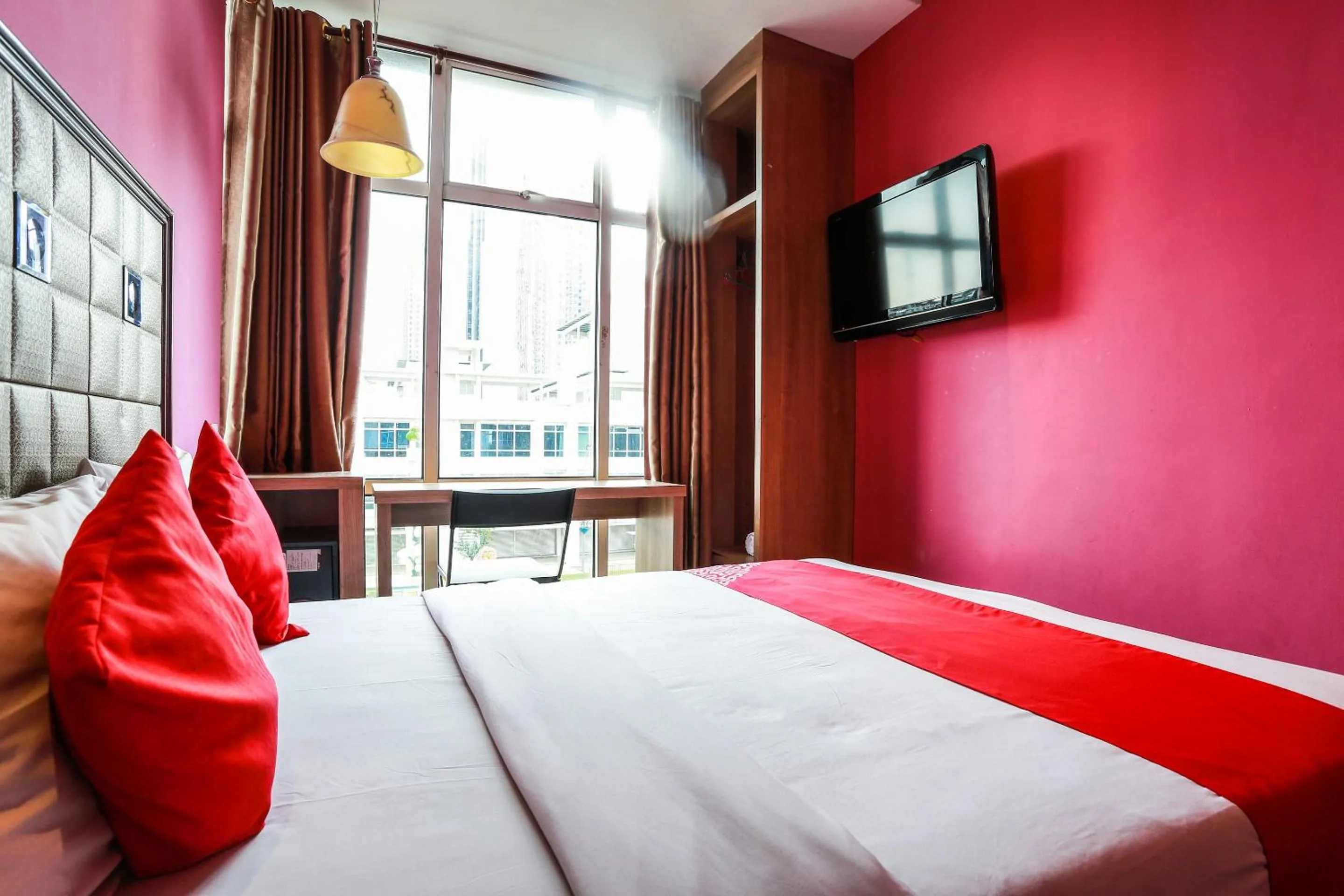 Bedroom, Bed in Hotel O Smc I-city