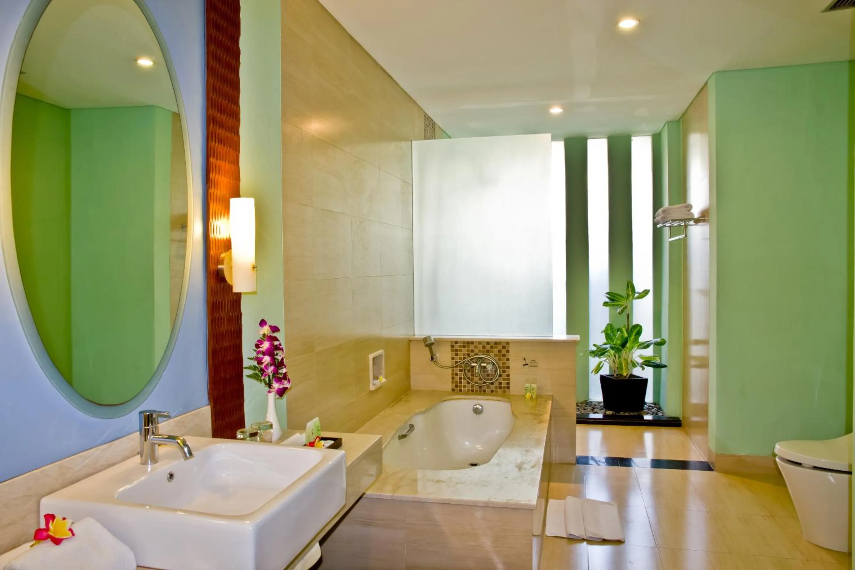 Shower in The Rani Hotel & Spa