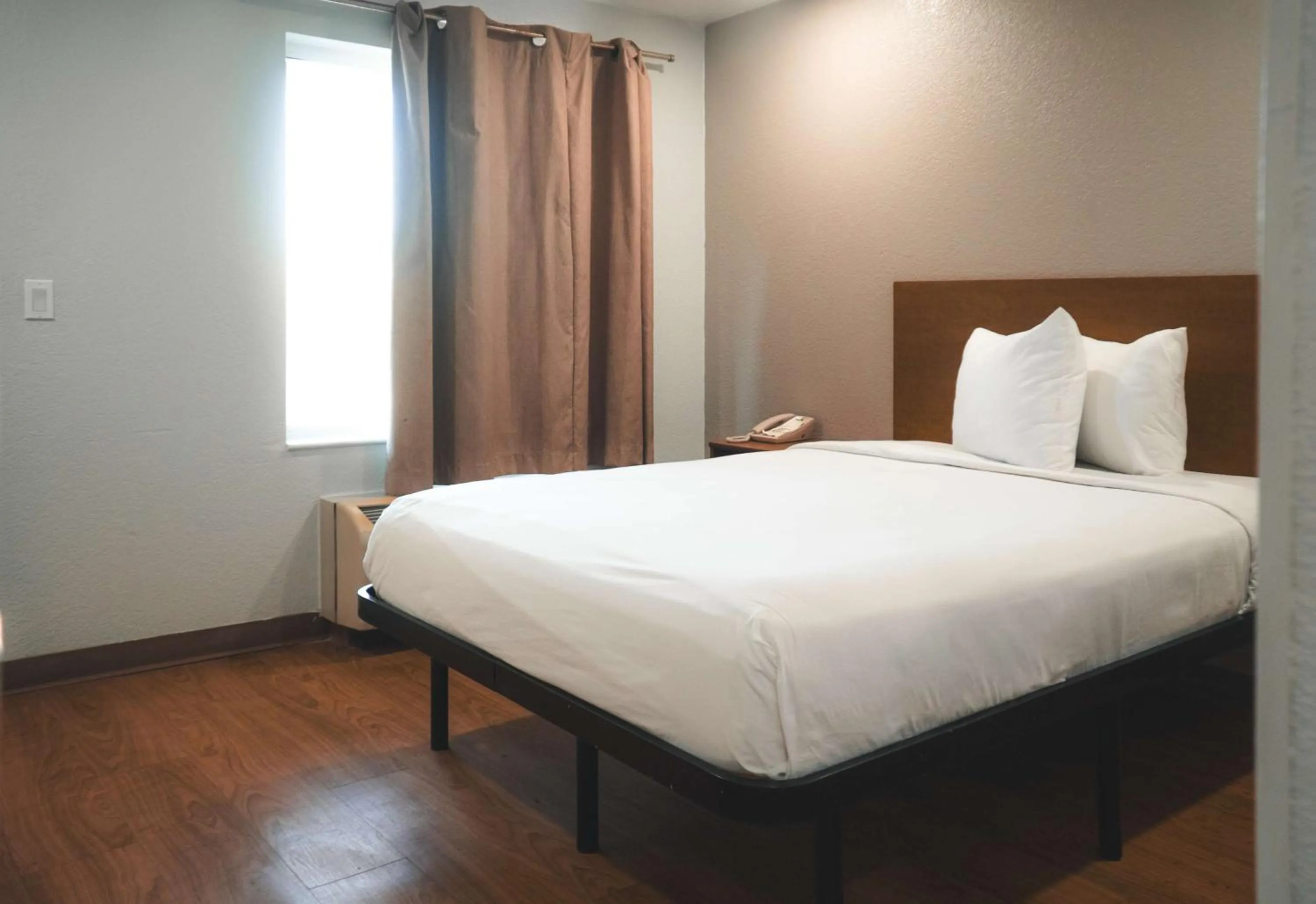 Bedroom, Bed in Studio 6 Rancho Cordova, CA