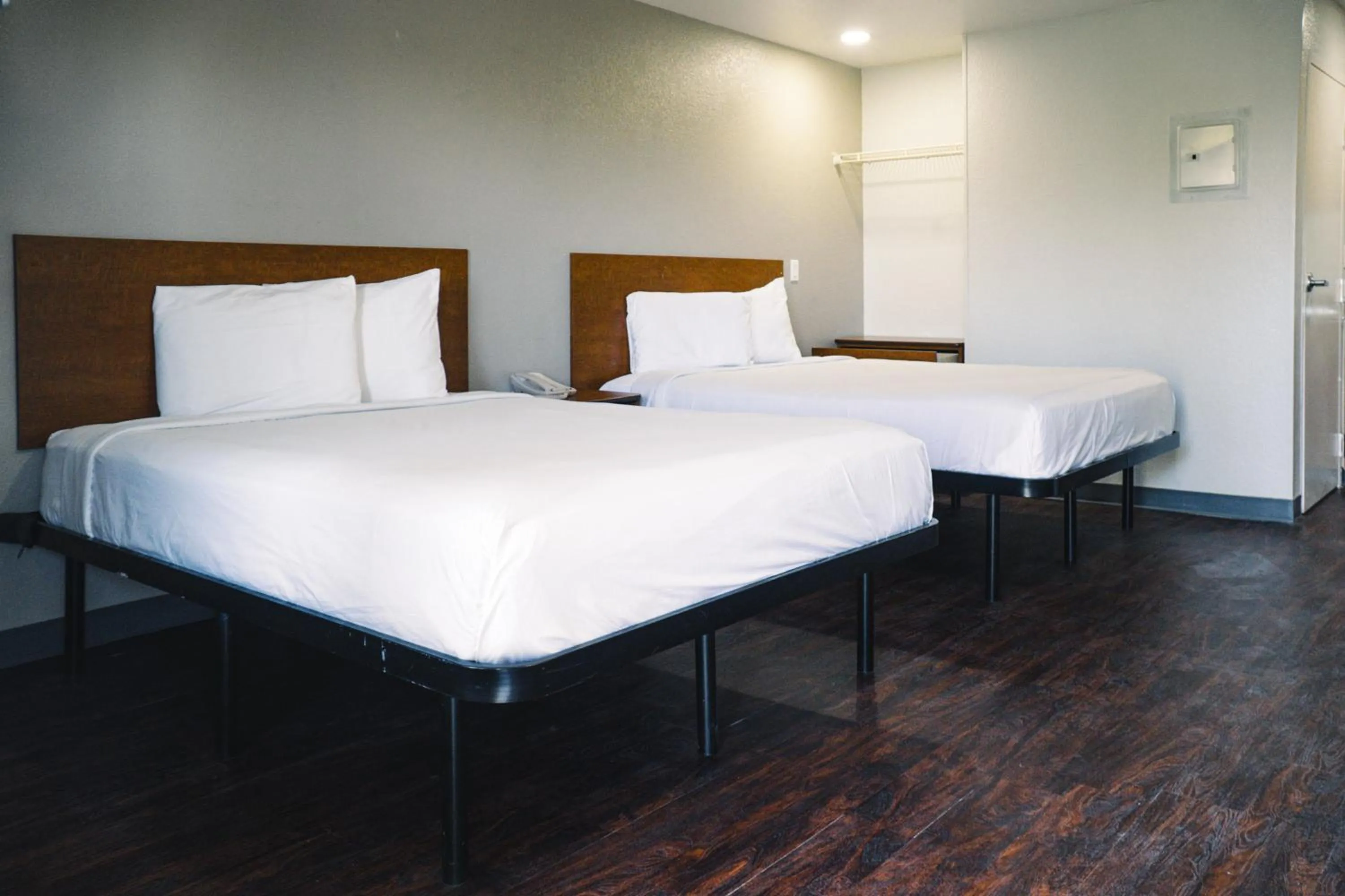 Photo of the whole room, Bed in Studio 6 Rancho Cordova, CA