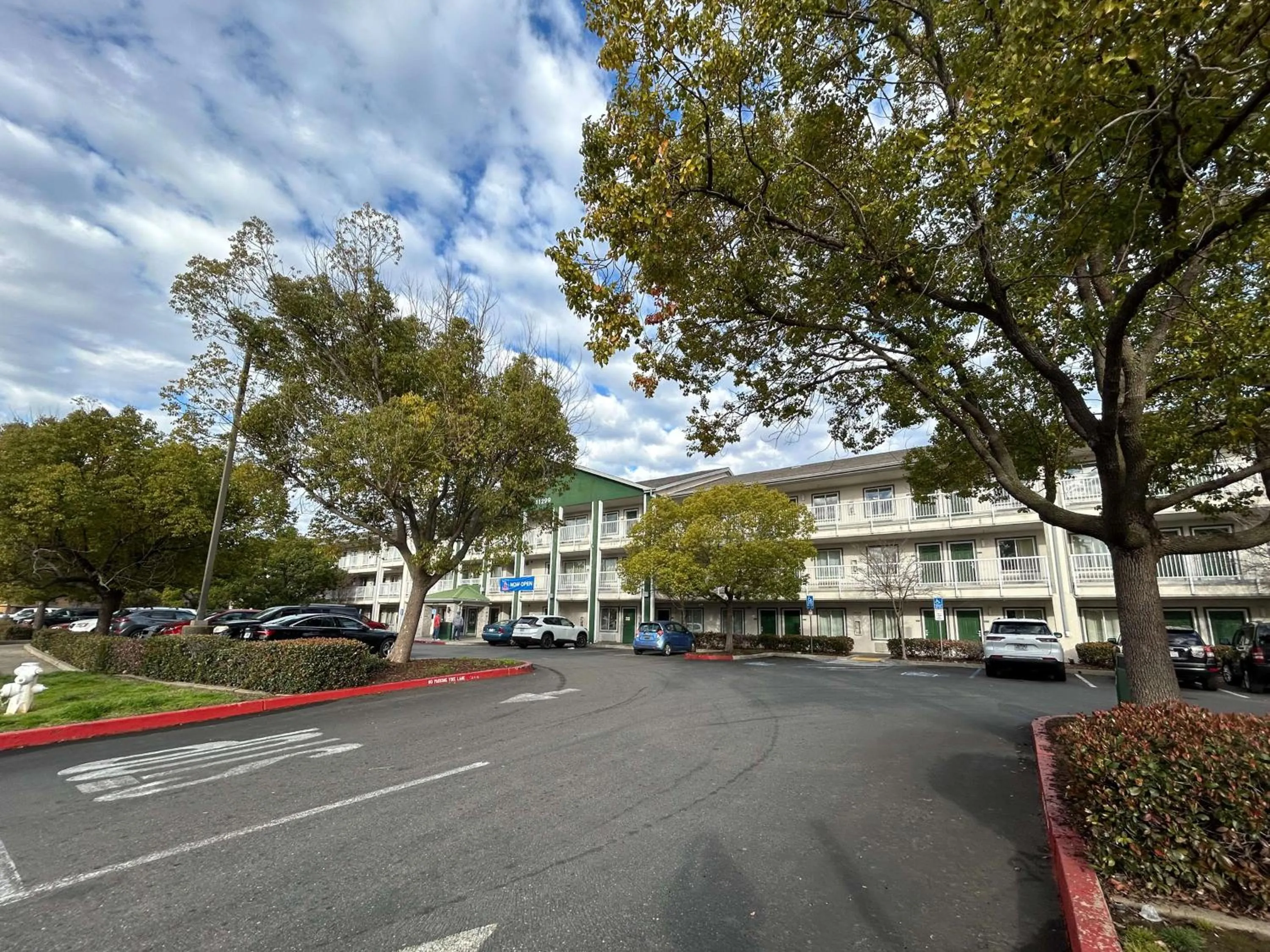 Property building in Studio 6 Rancho Cordova, CA