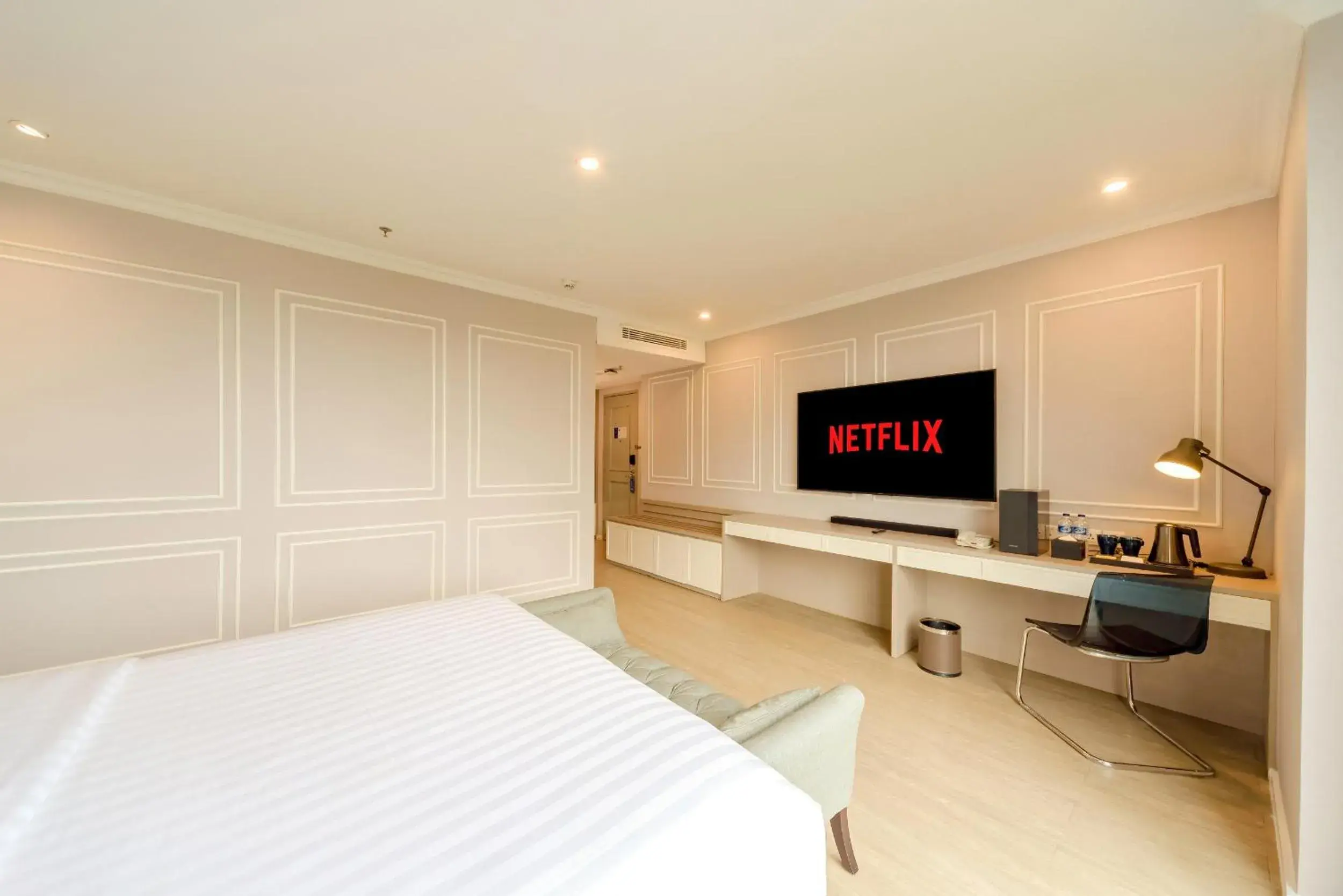 Bedroom, Bed in Ashley Sabang Jakarta Bedroom, Bed in Ashley Sabang Jakarta