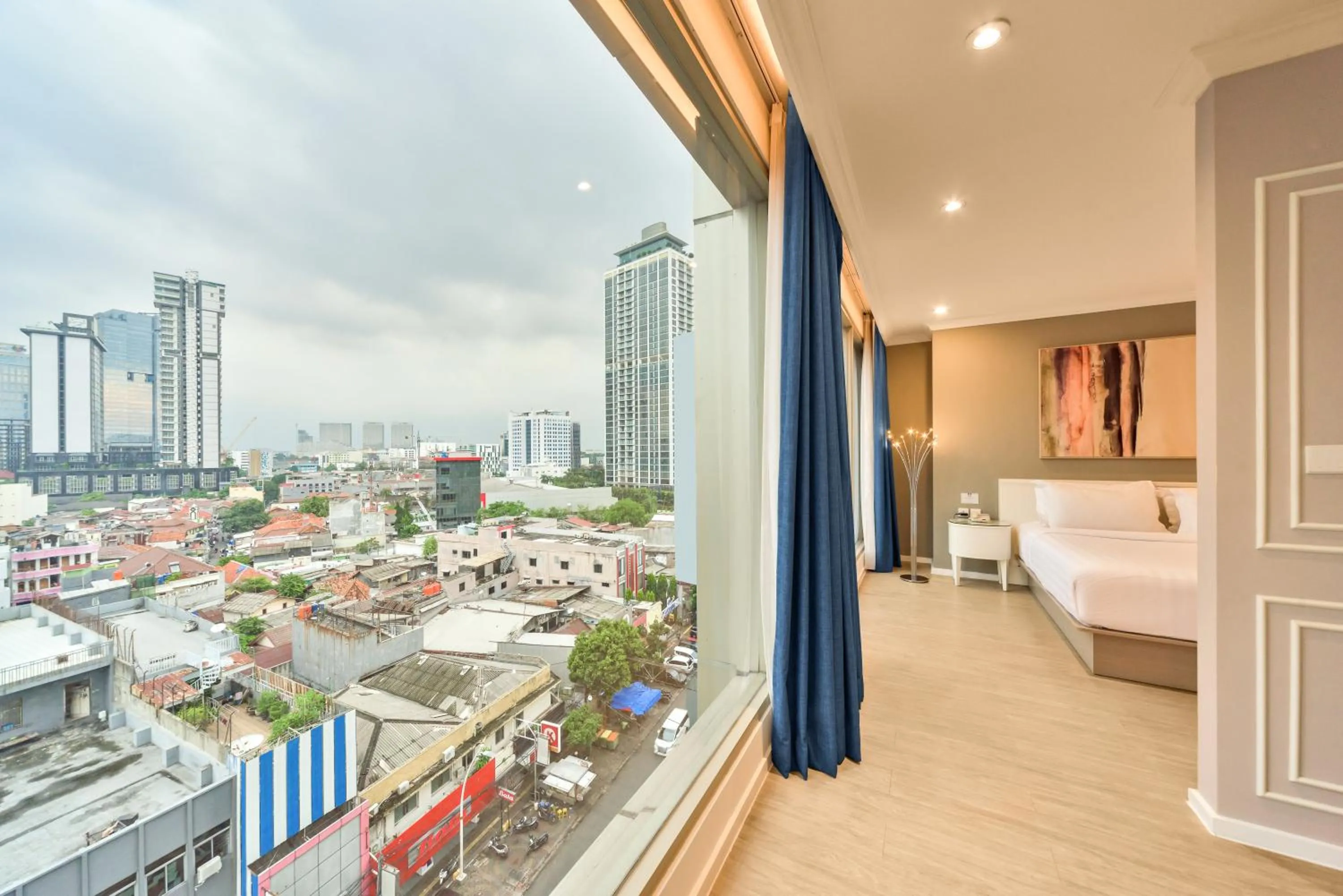 View (from property/room), Bed in Ashley Sabang Jakarta