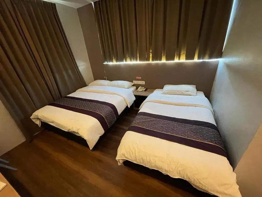 Bed in Super 8 Hotel @ Bayan Baru Bed in Super 8 Hotel @ Bayan Baru