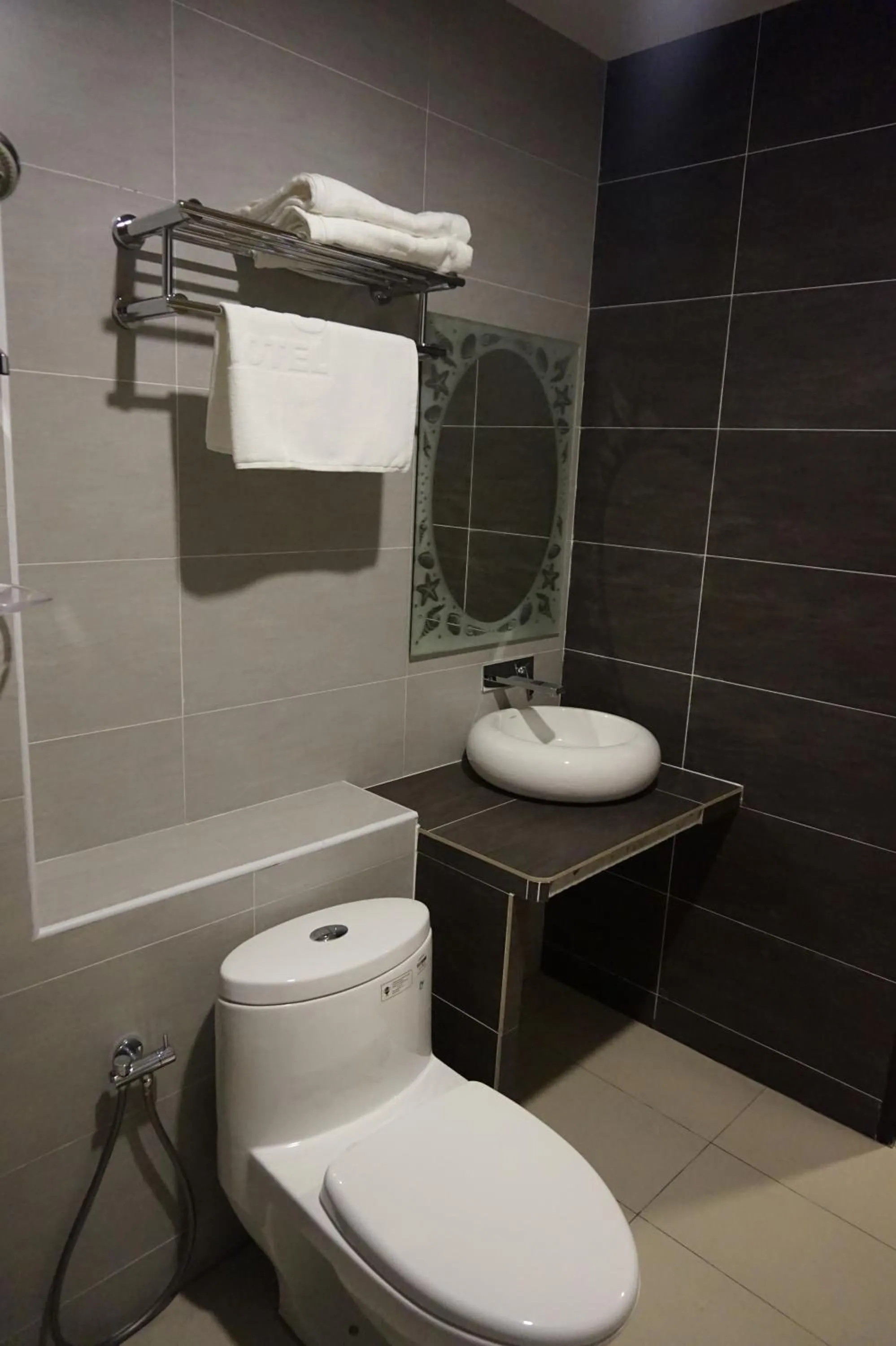 Toilet in Super 8 Hotel @ Bayan Baru