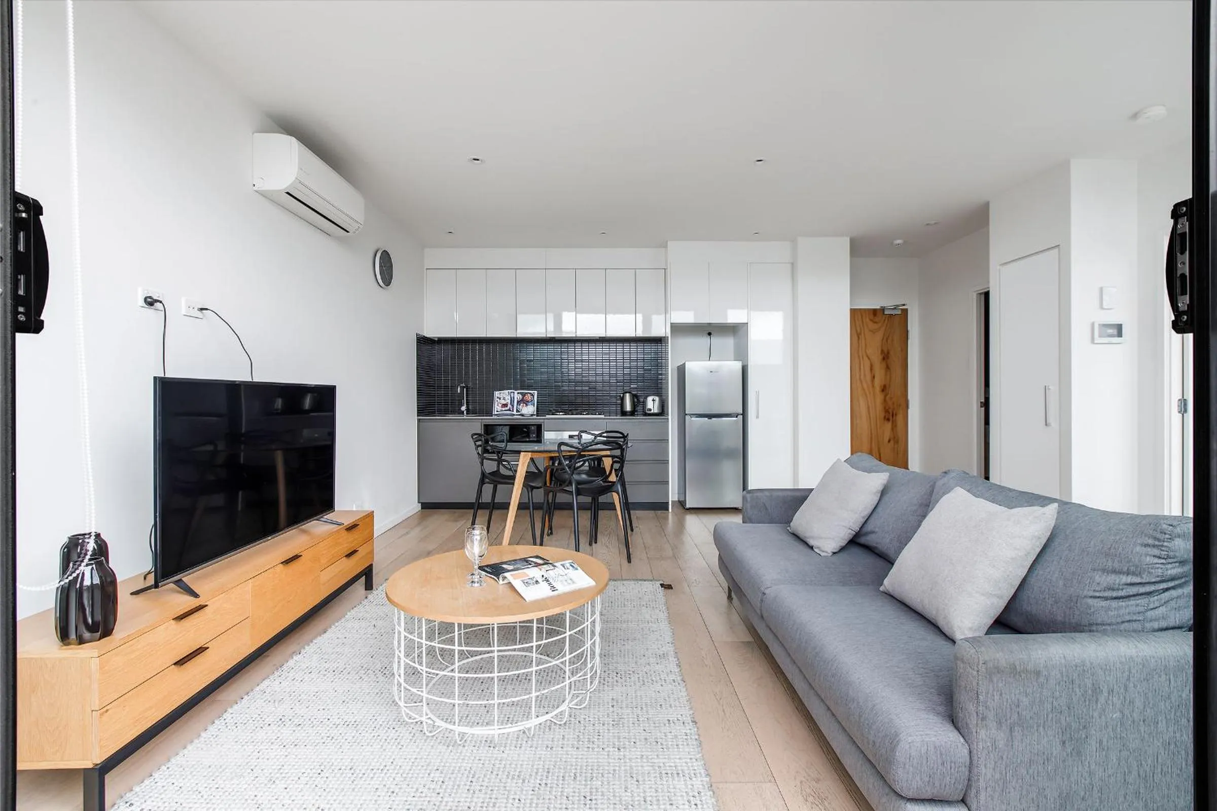 TV and multimedia in Artel Apartments Brunswick