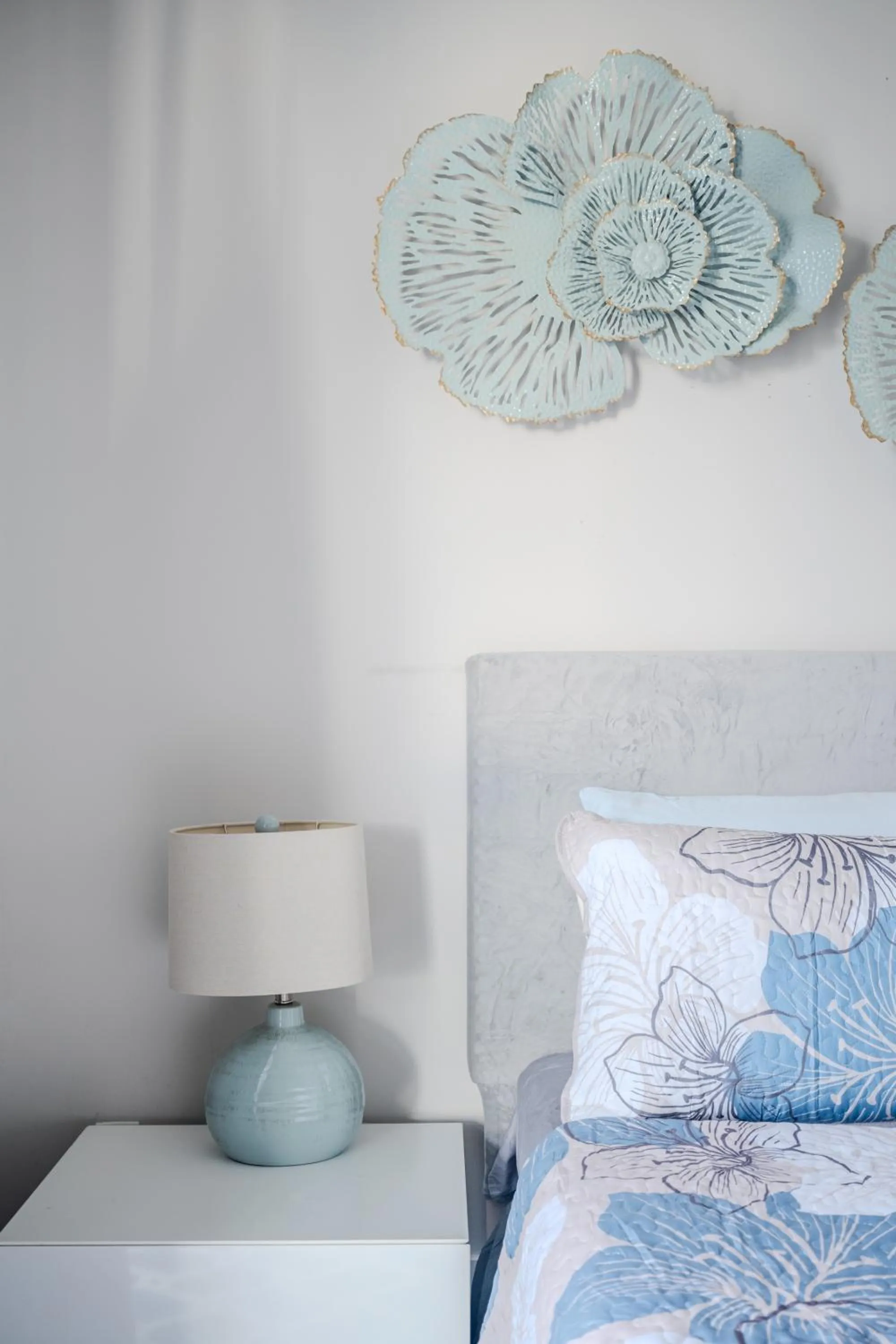 Bed in GLOBALSTAY Modern Downtown Apartment