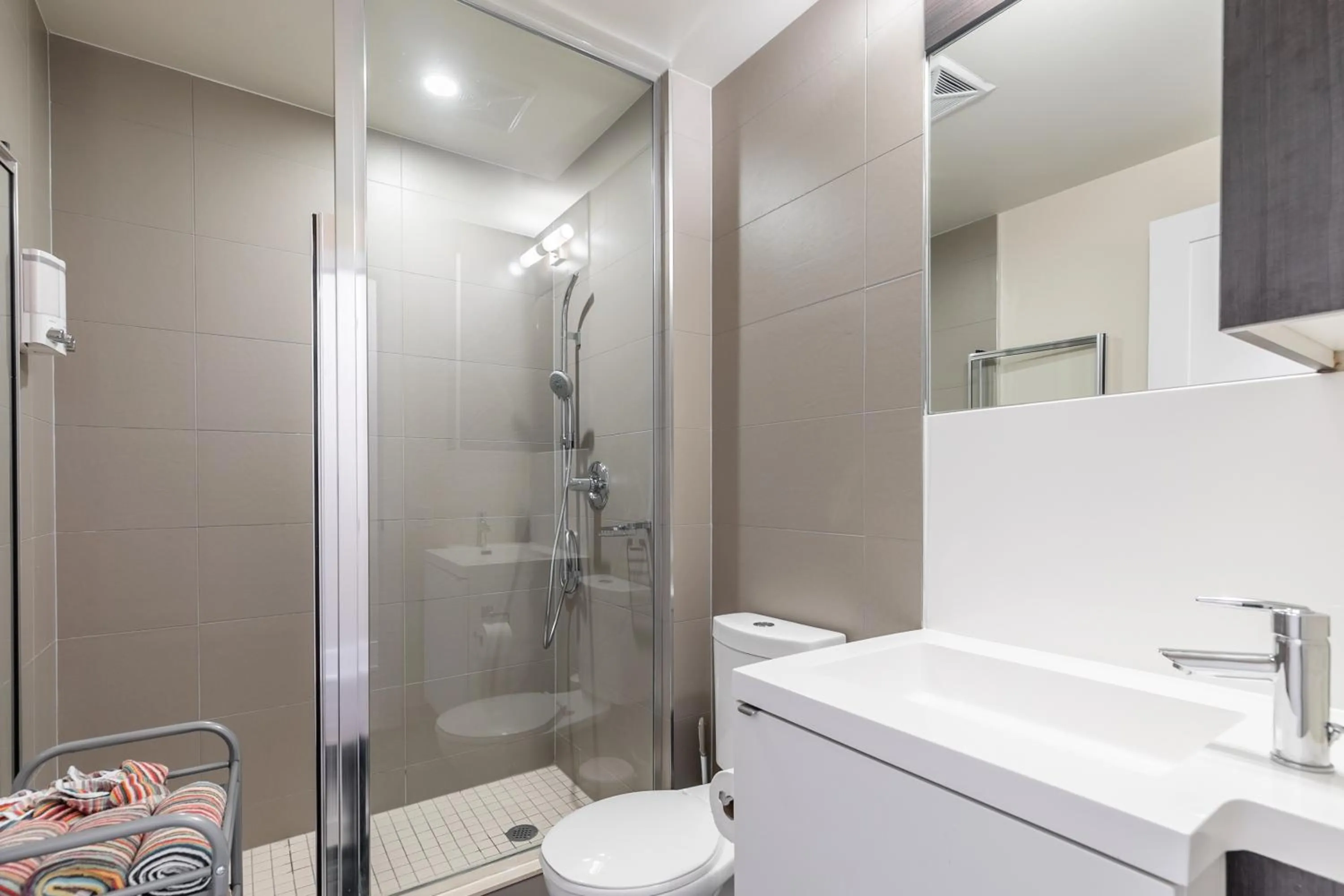 Shower in GLOBALSTAY Modern Downtown Apartment