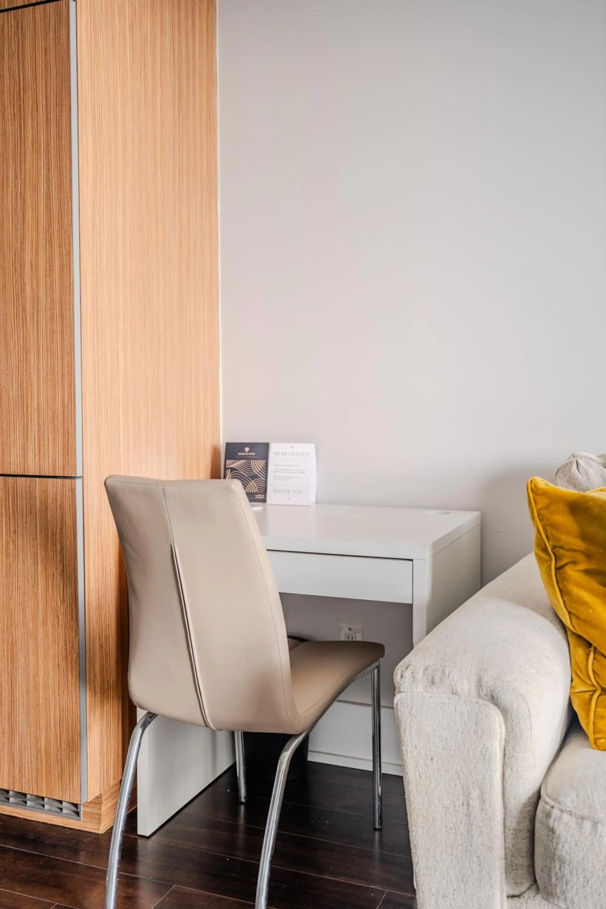 hair dresser in GLOBALSTAY Modern Downtown Apartment