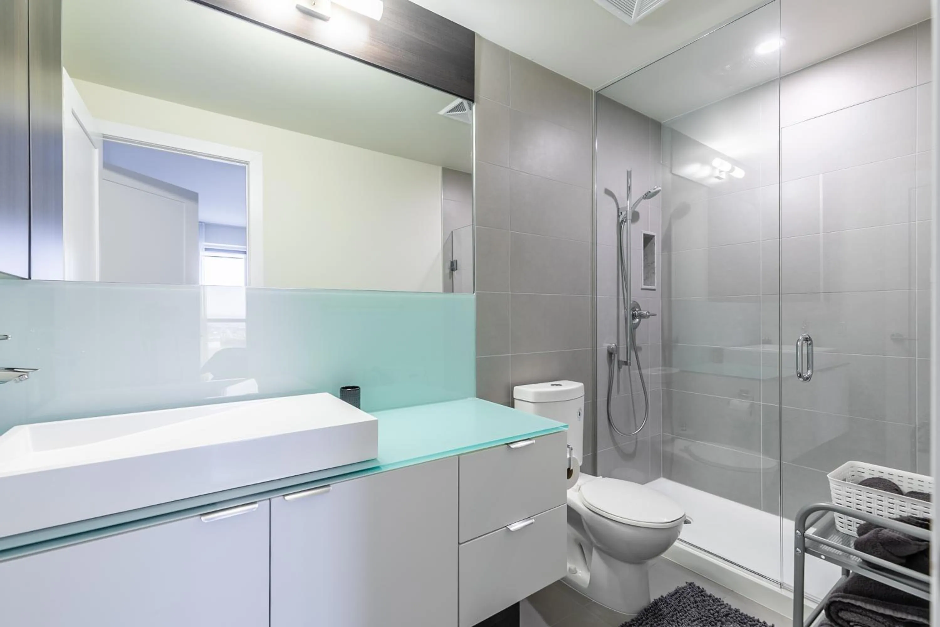 Shower in GLOBALSTAY Modern Downtown Apartment