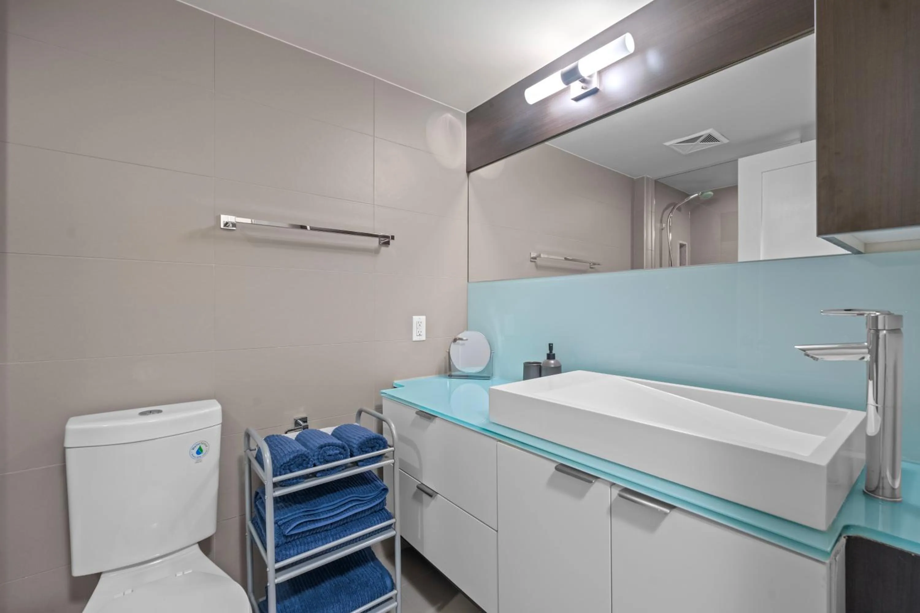 Bathroom in GLOBALSTAY Modern Downtown Apartment