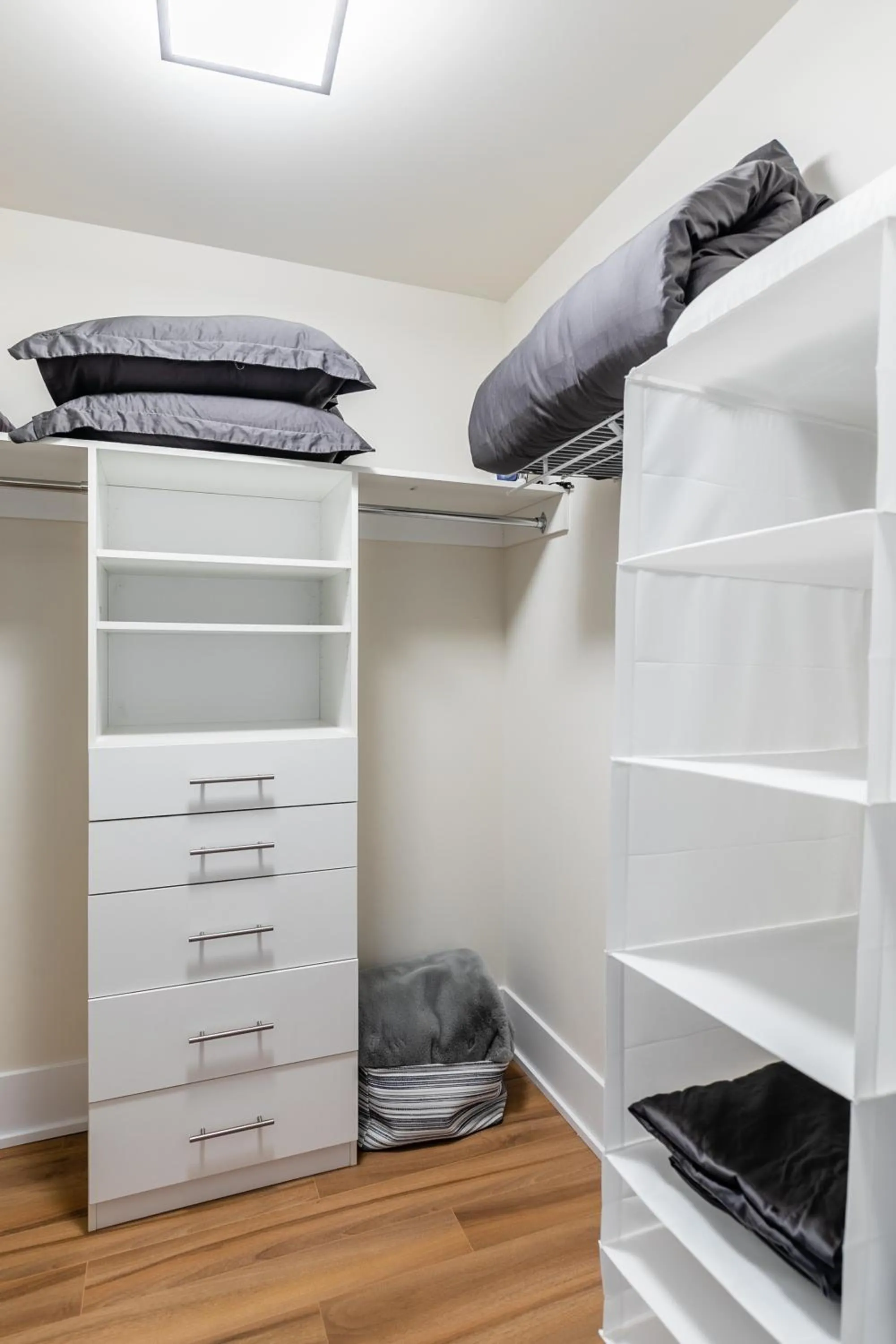 wardrobe, Bed in GLOBALSTAY Modern Downtown Apartment