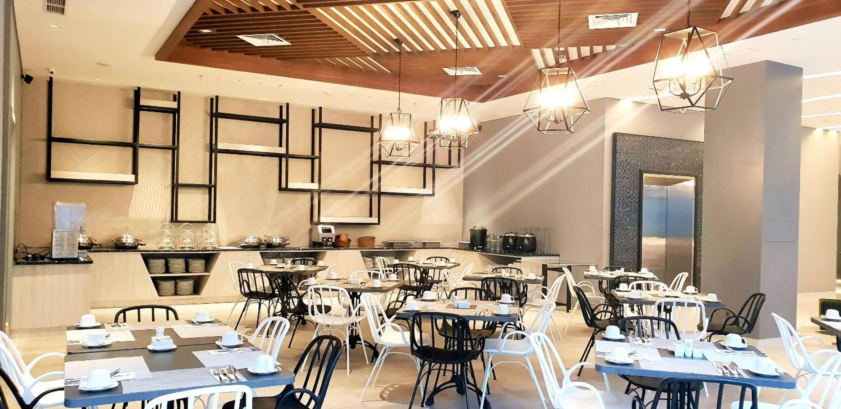 Restaurant/places to eat in BW inn Belitung