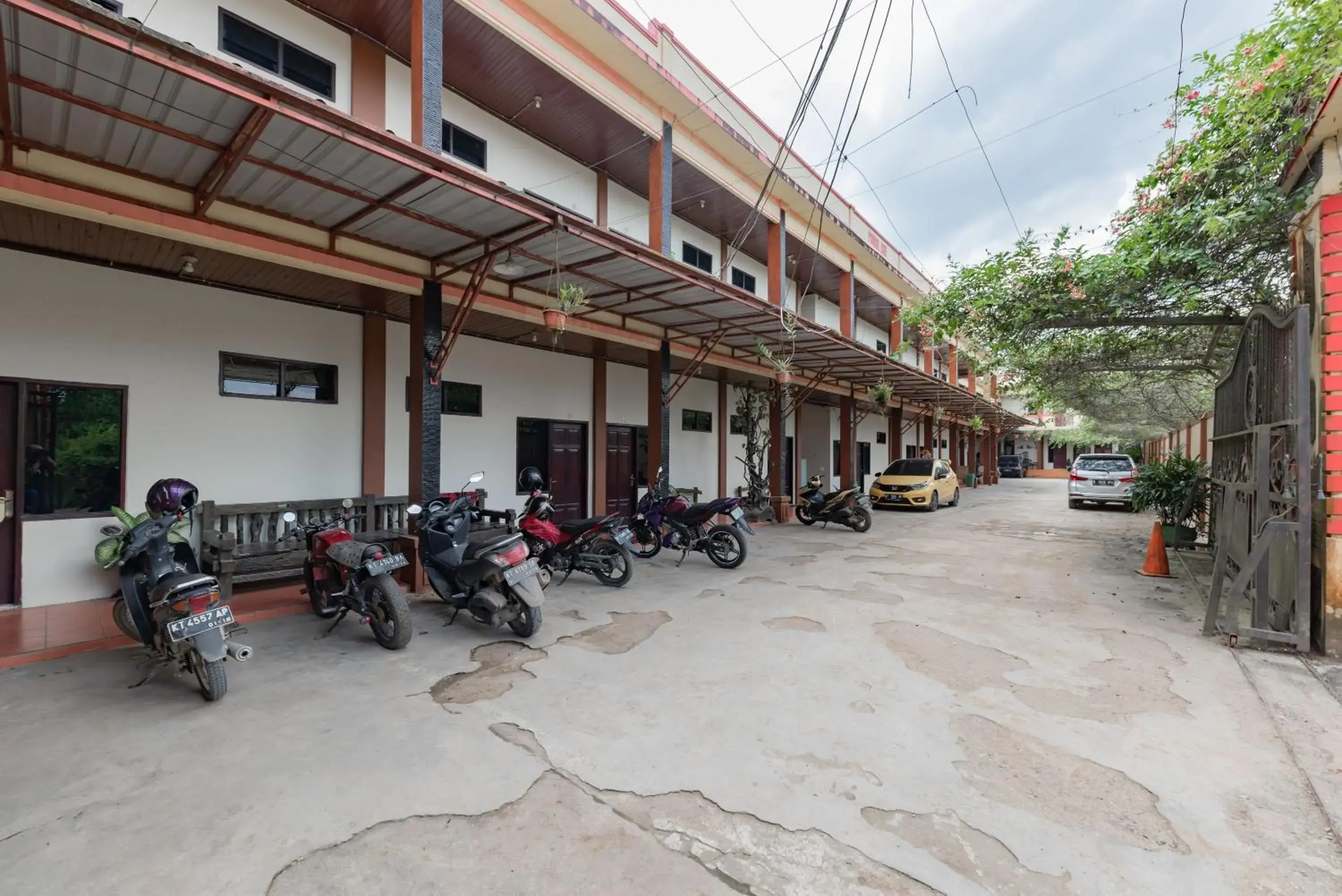 Property building in RedDoorz near Samarinda Square Property building in RedDoorz near Samarinda Square