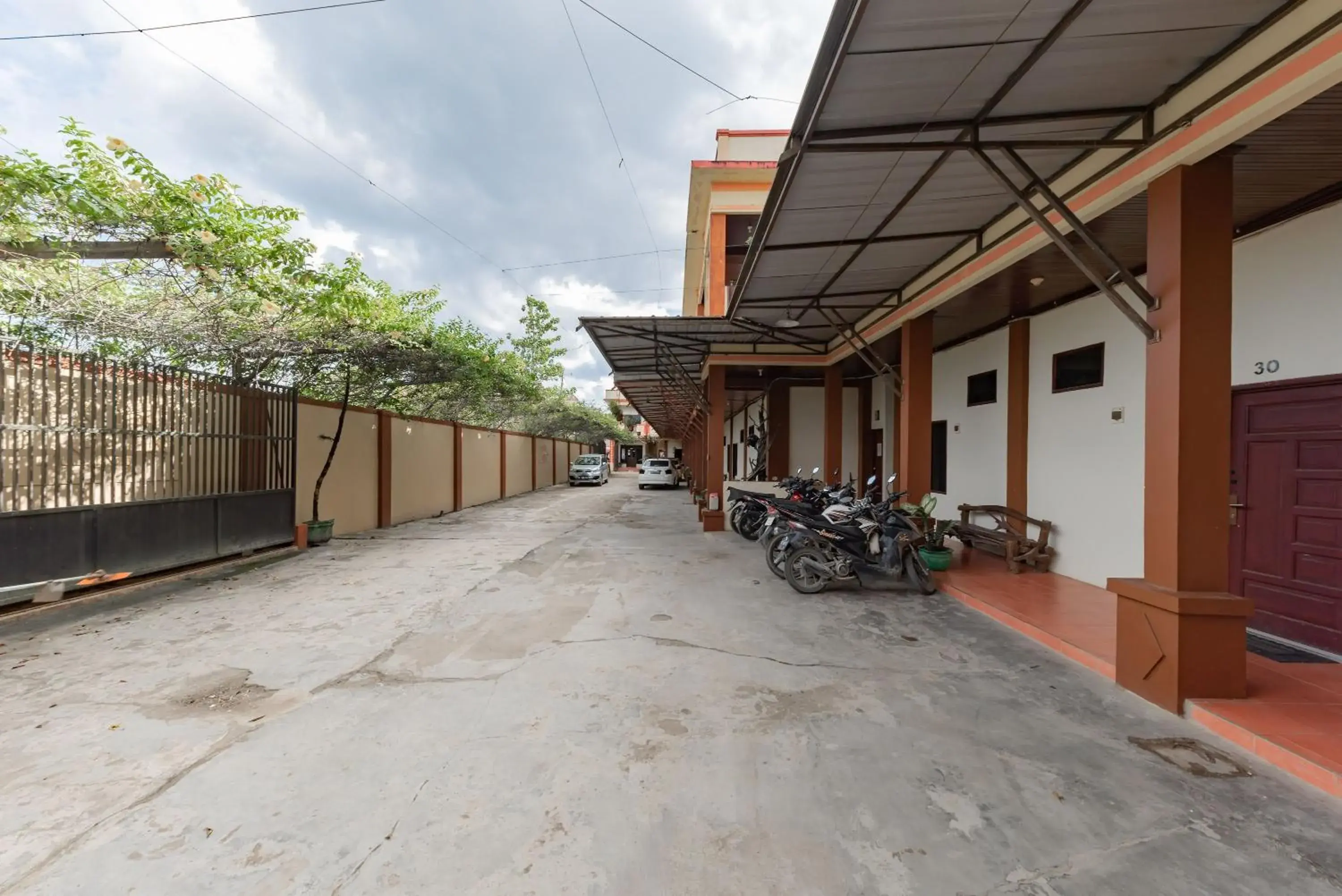 Property building in RedDoorz near Samarinda Square Property building in RedDoorz near Samarinda Square