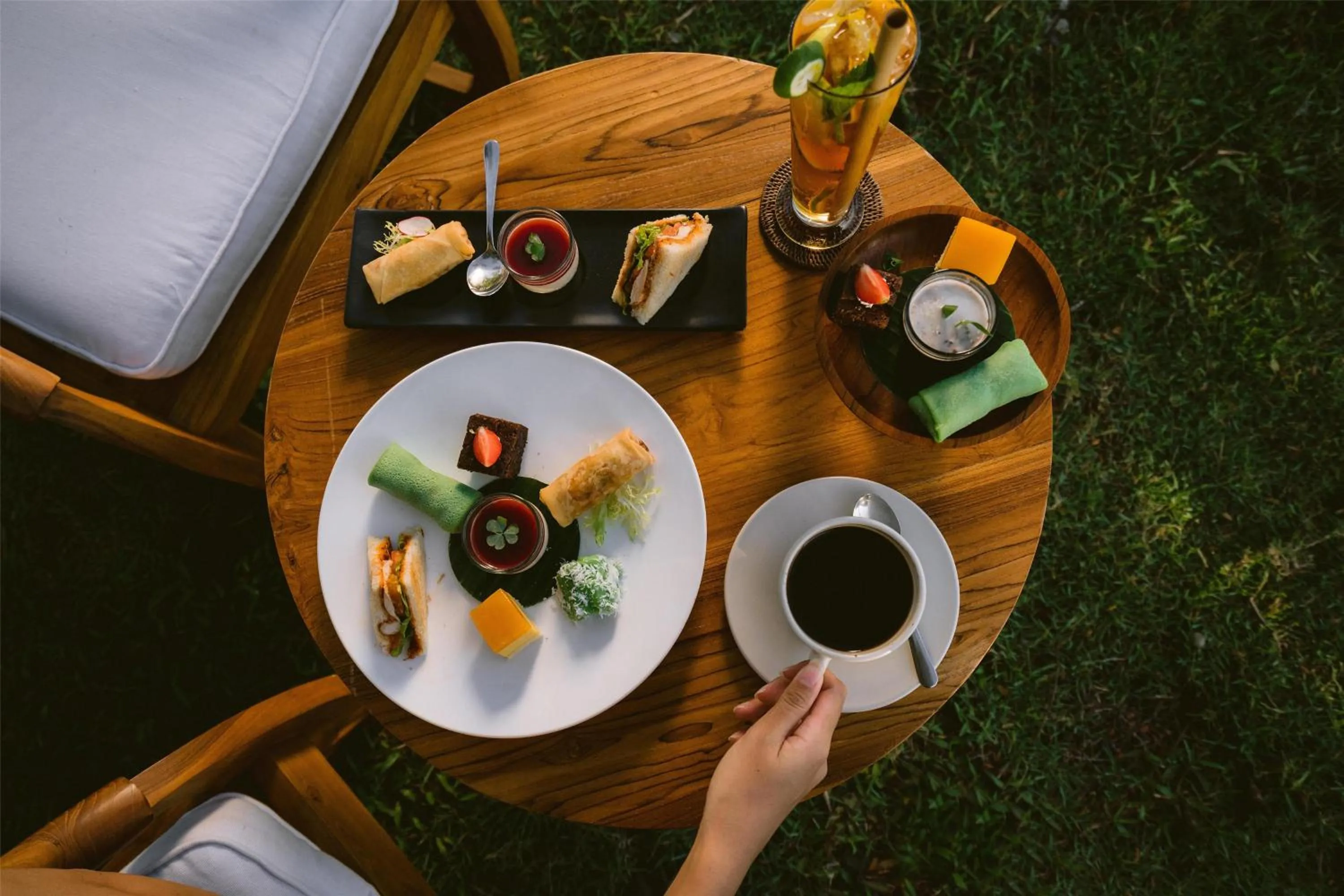 Restaurant/places to eat in Alila Manggis