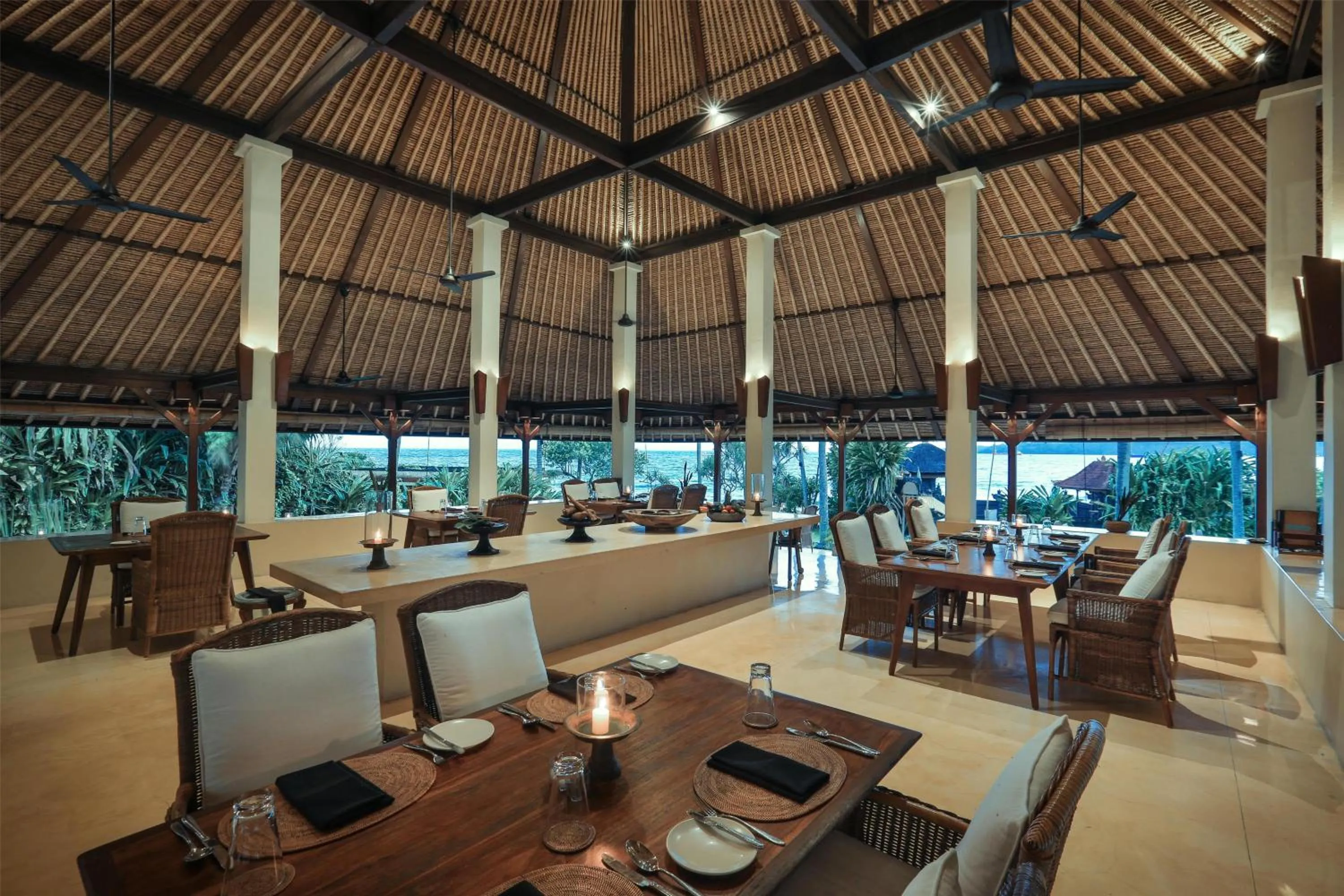 Restaurant/places to eat in Alila Manggis